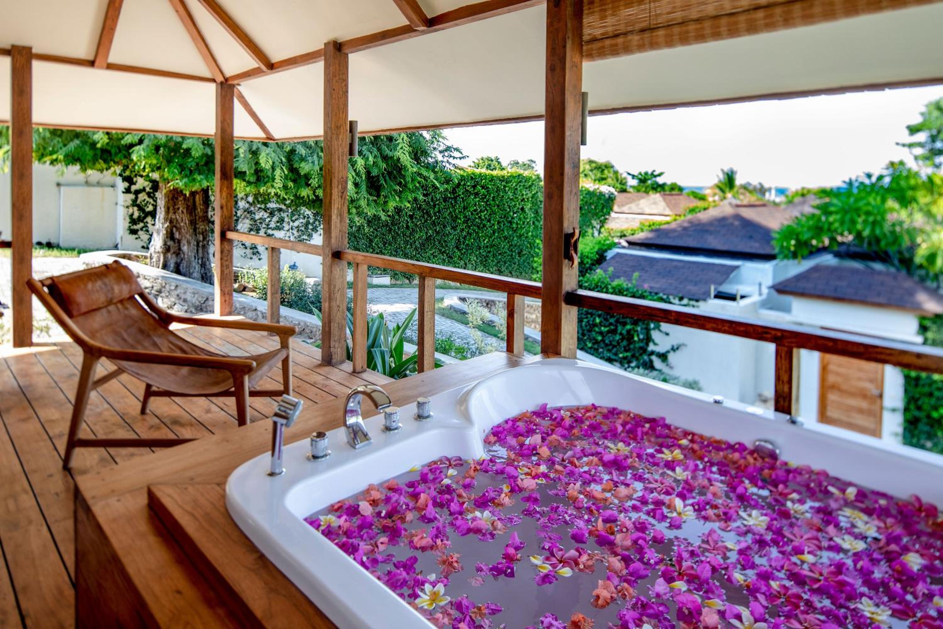 Hilltop Villa - Photo 4