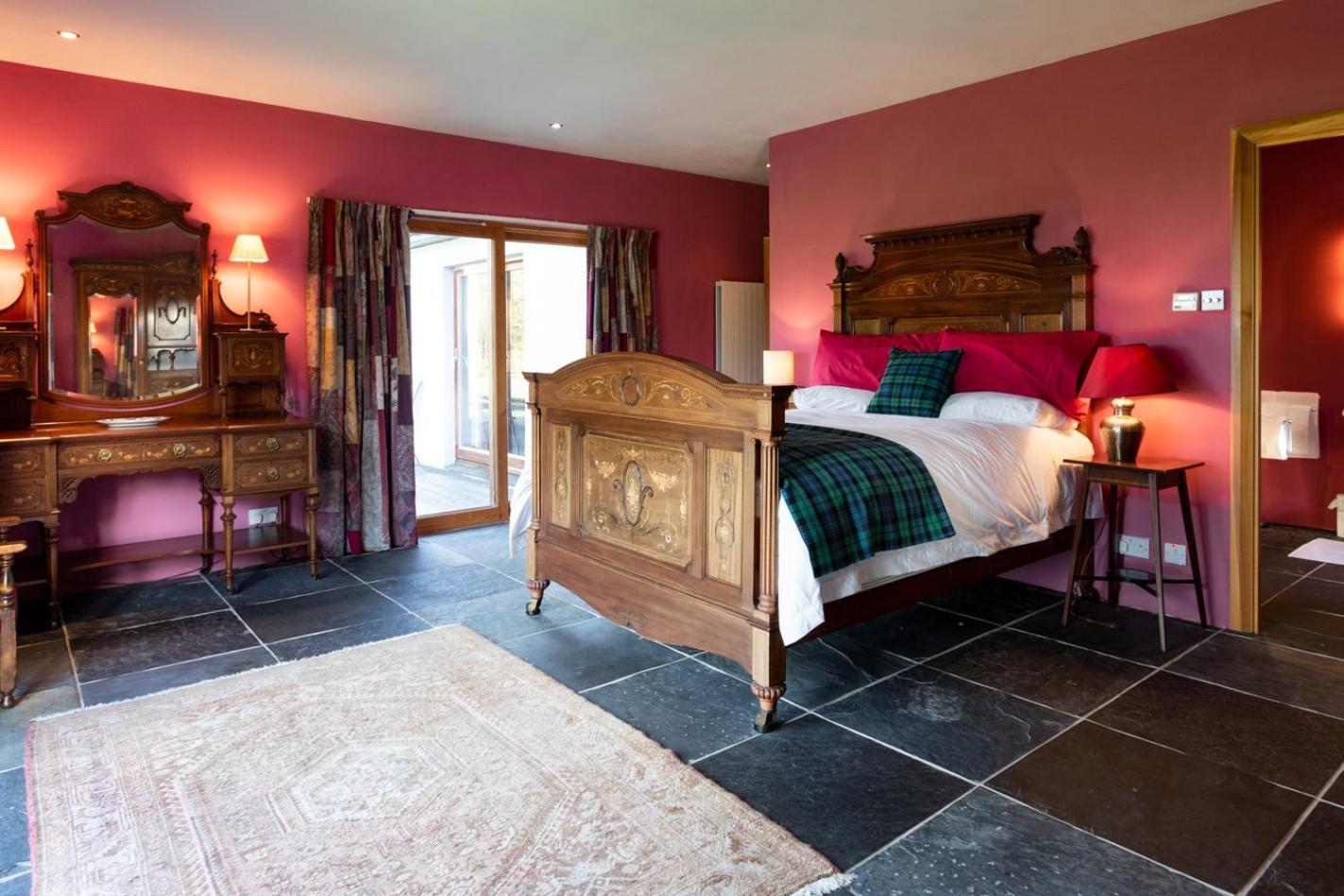 Superior King Room - Photo 2