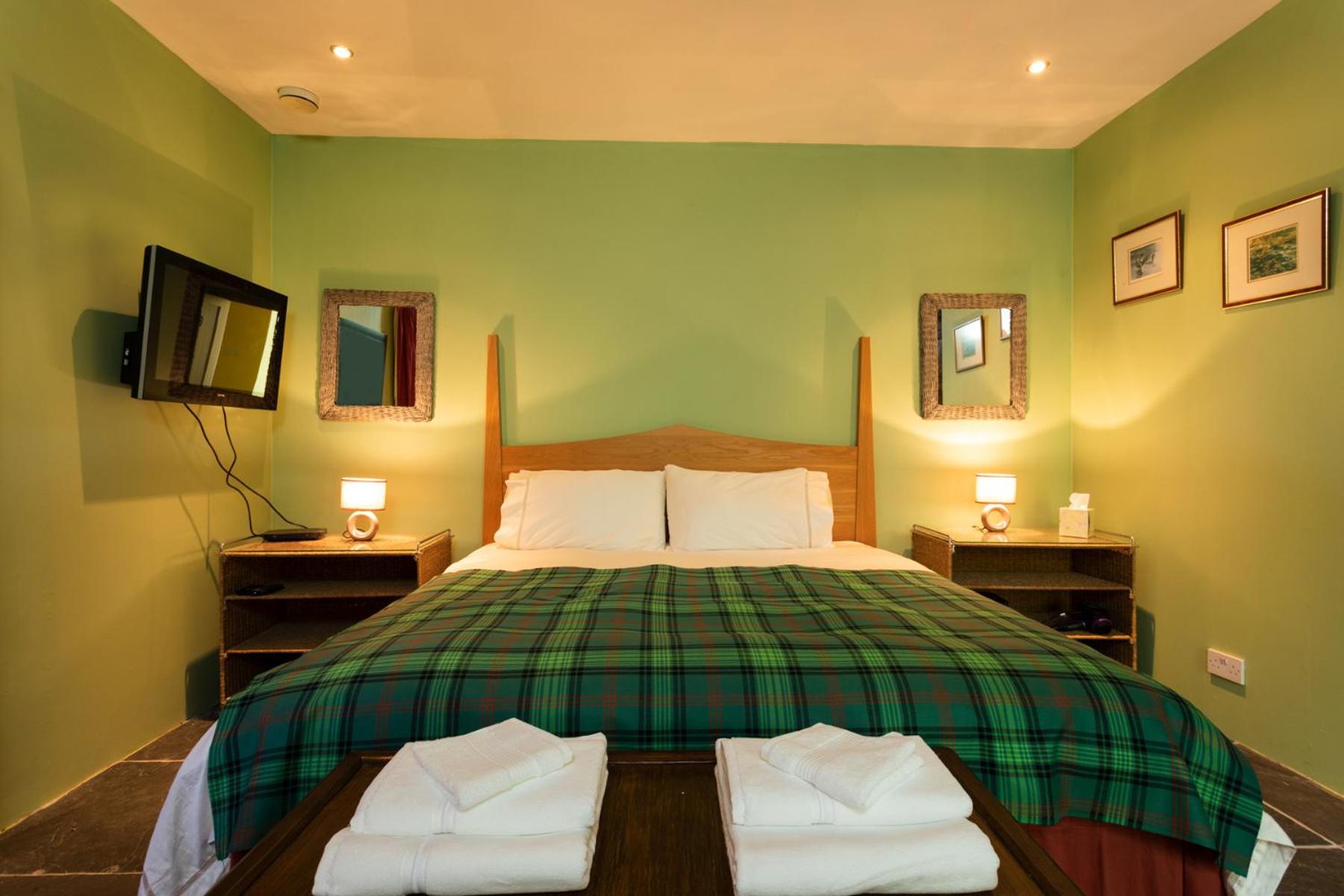 Superior King Room - Photo 3