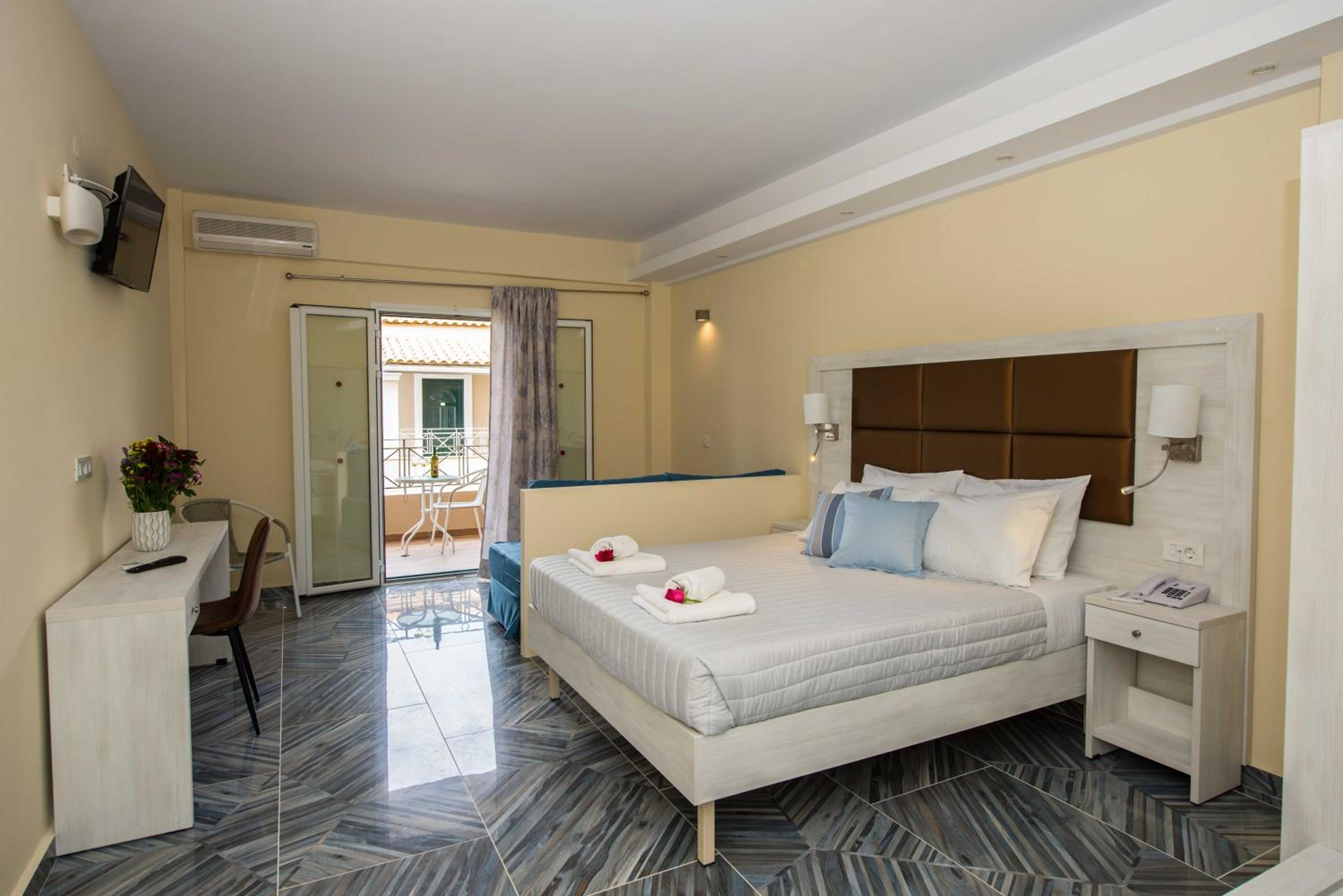 Junior Suite with Garden View photo 3