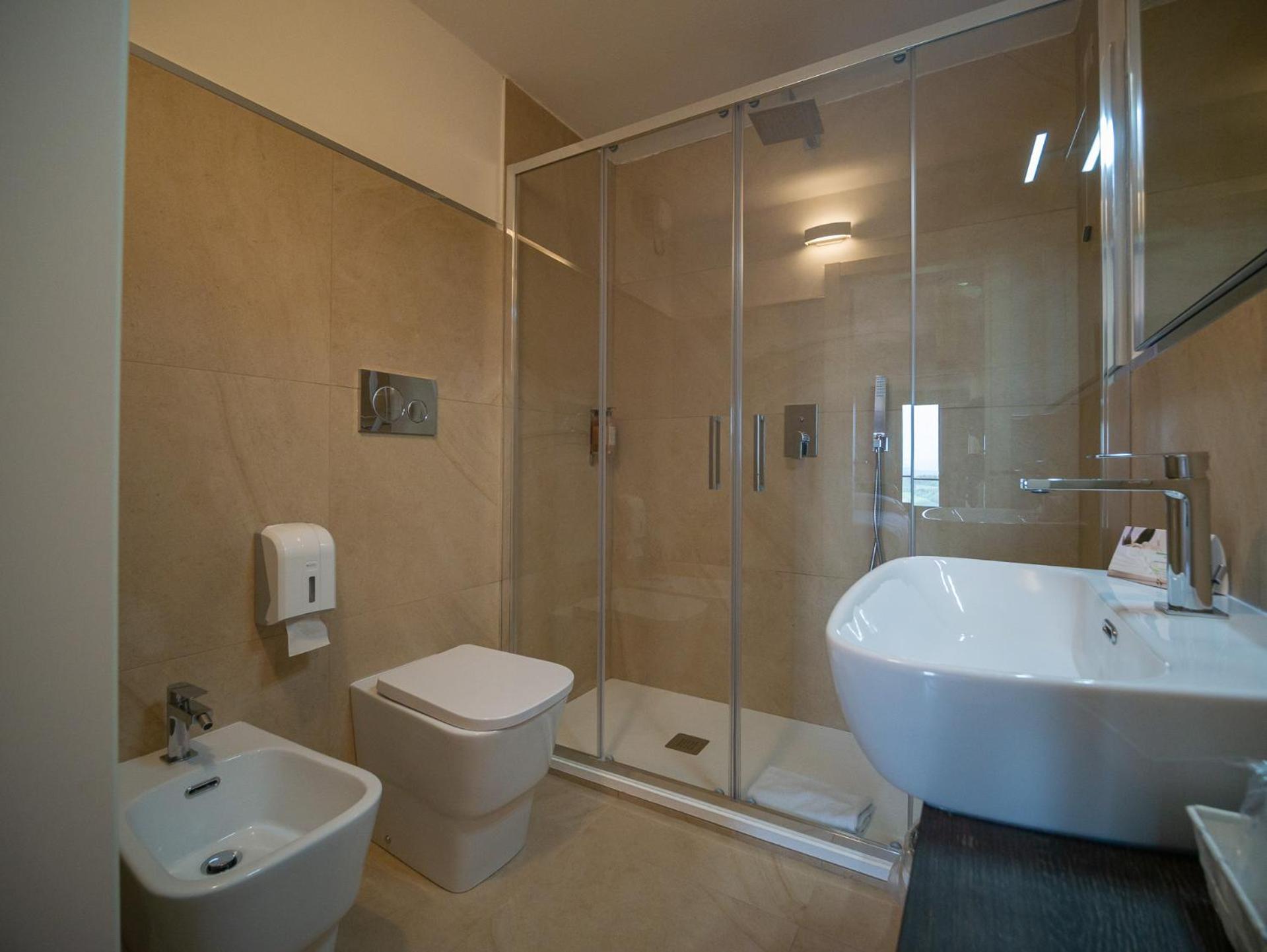 Family Room - Photo 4