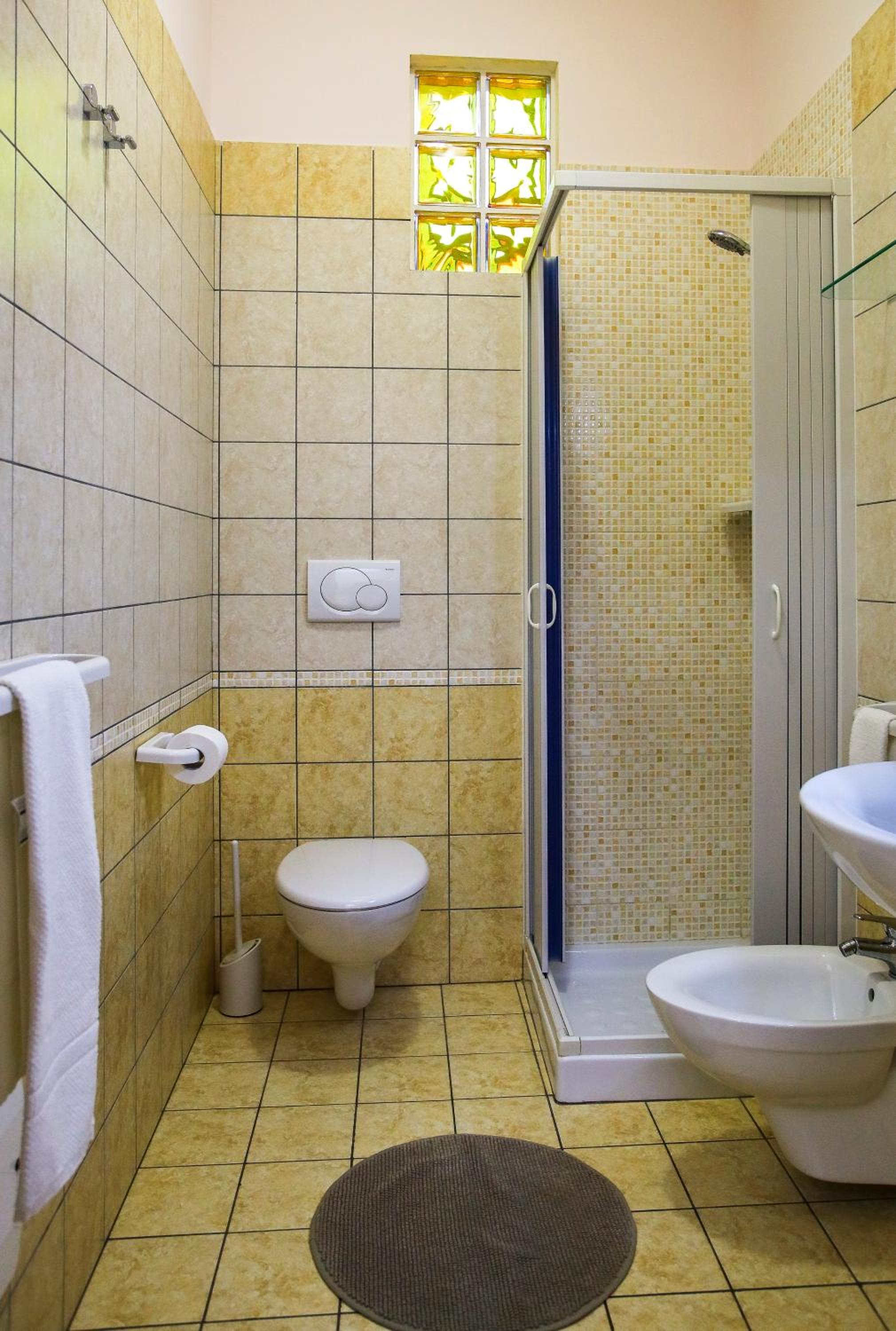 Standard Double Room - Photo 4