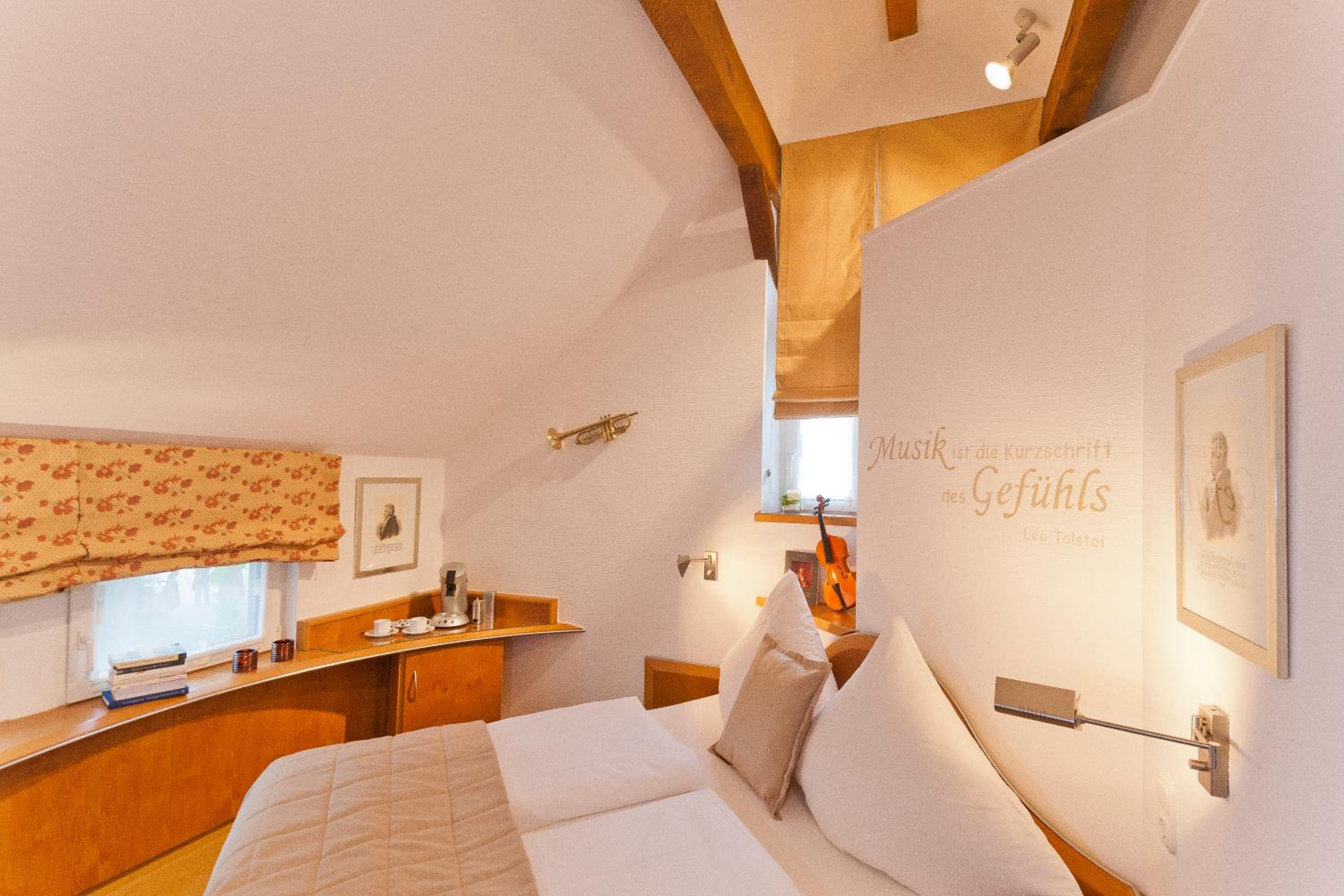 Standard Double Room - Photo 3