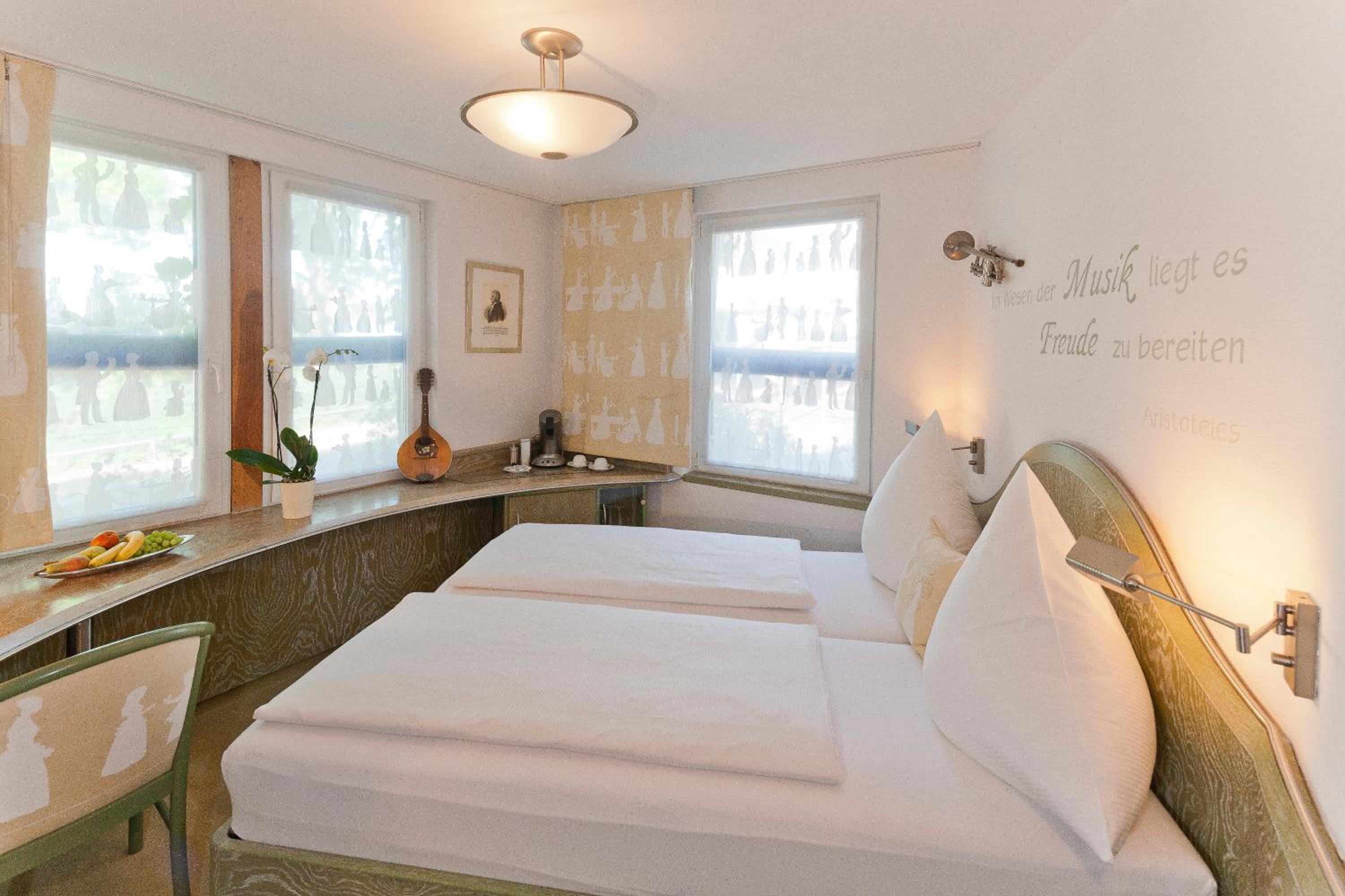 Standard Double Room - Photo 5