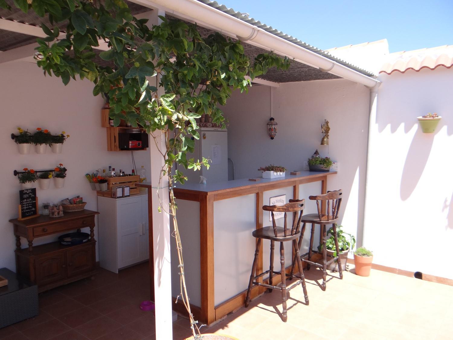 Double Room with Private Bathroom - Photo 23