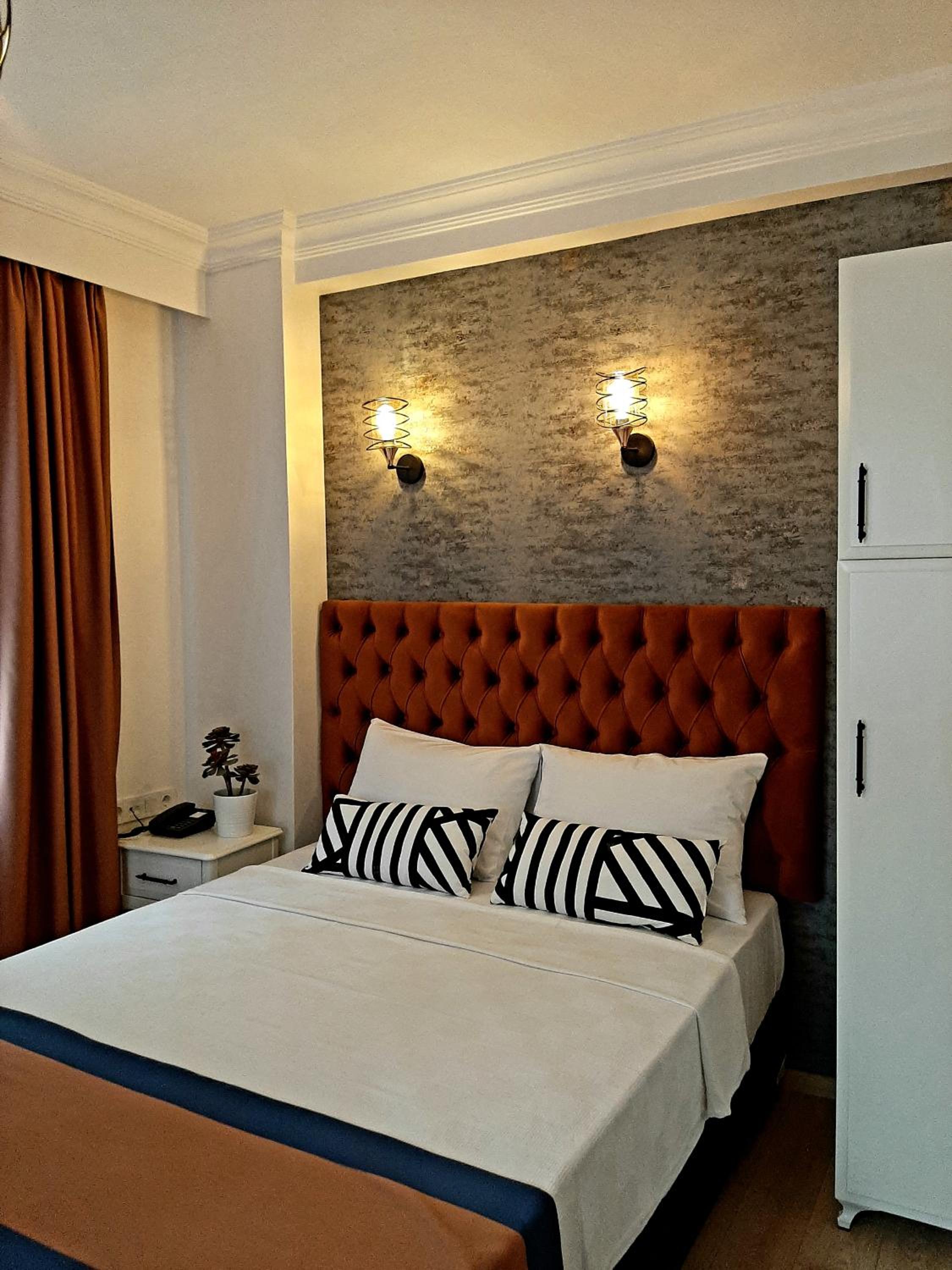 Deluxe Double or Twin Room photo 1