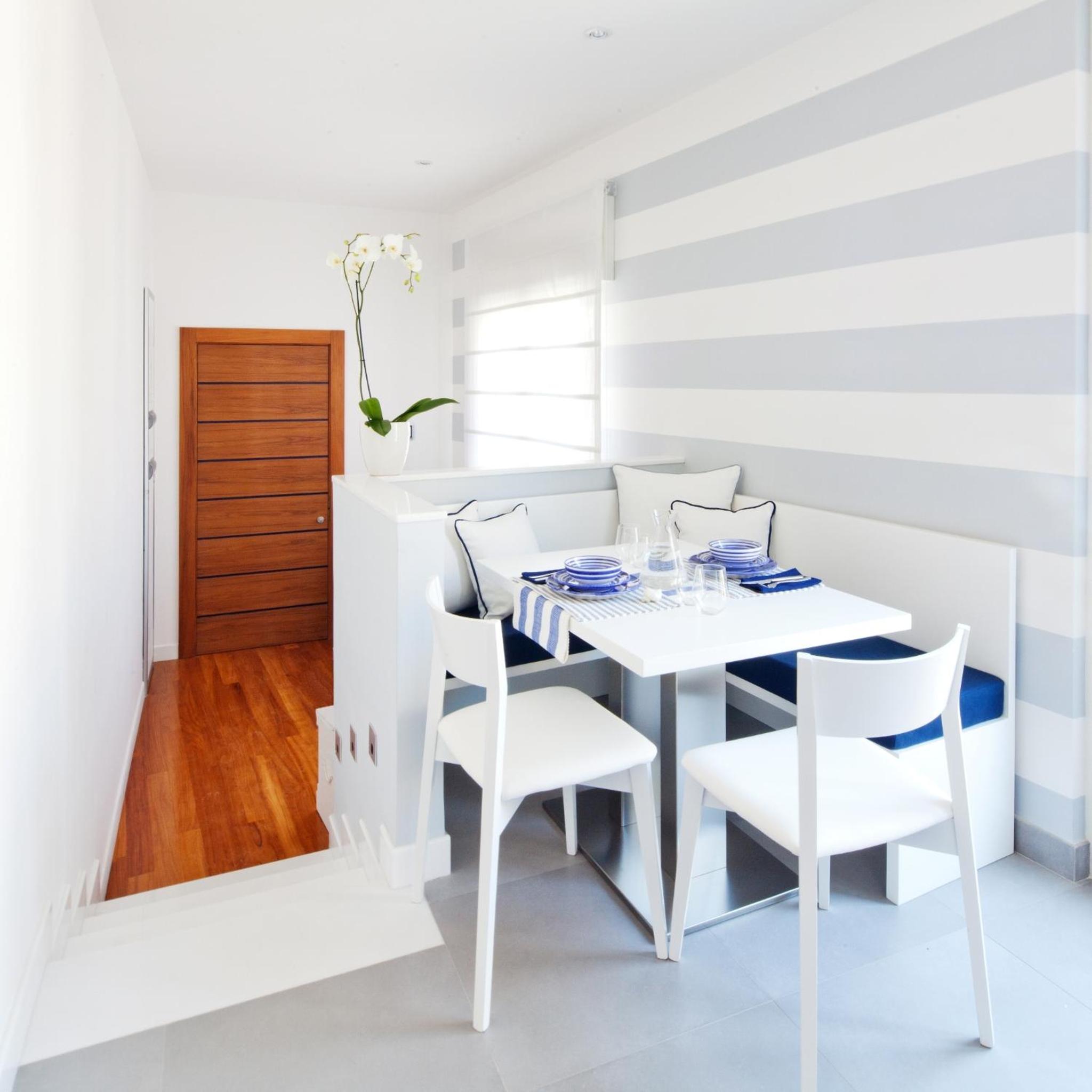 One-Bedroom Apartment (4 Adults) with Balcony - Photo 2