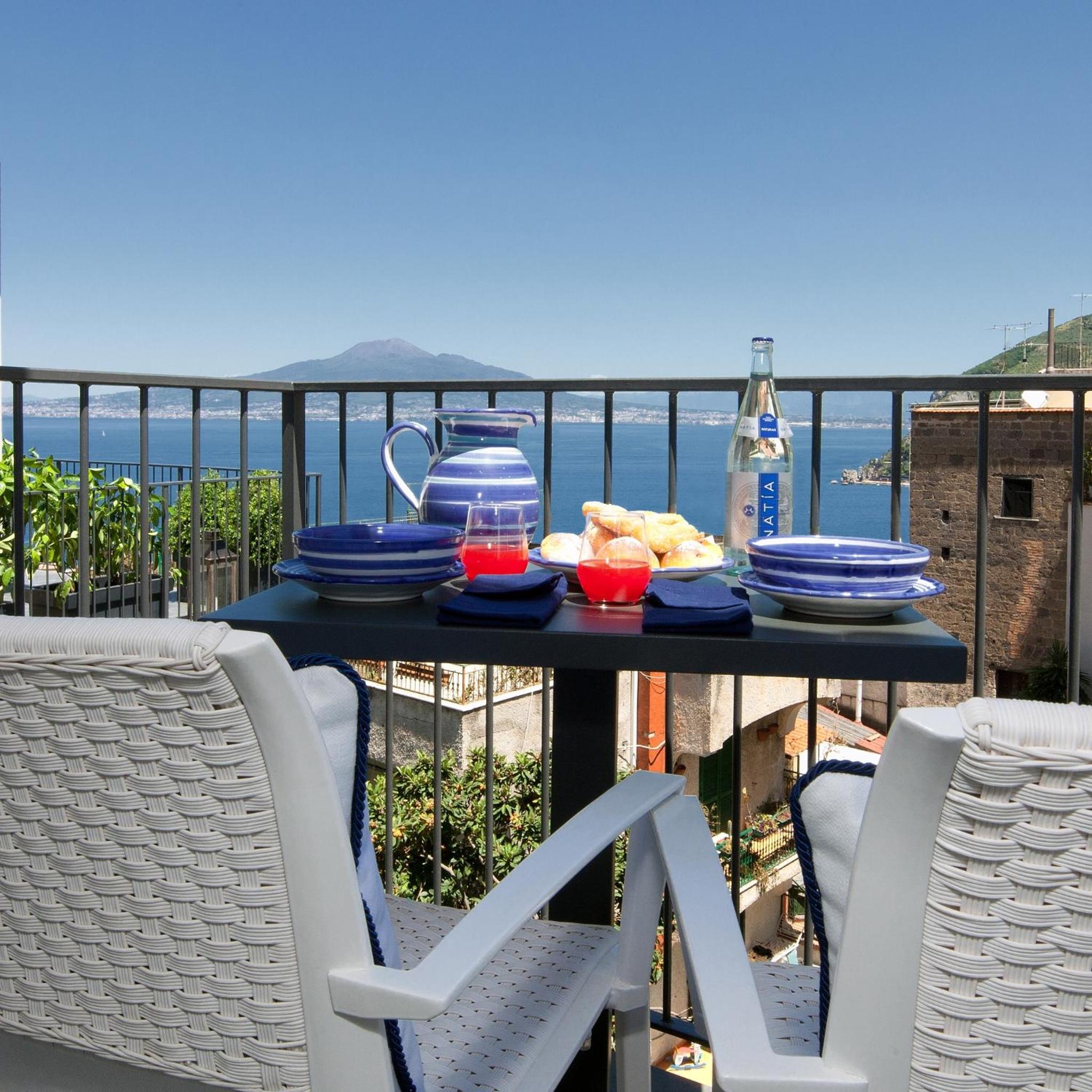 One-Bedroom Apartment (4 Adults) with Balcony - Photo 6