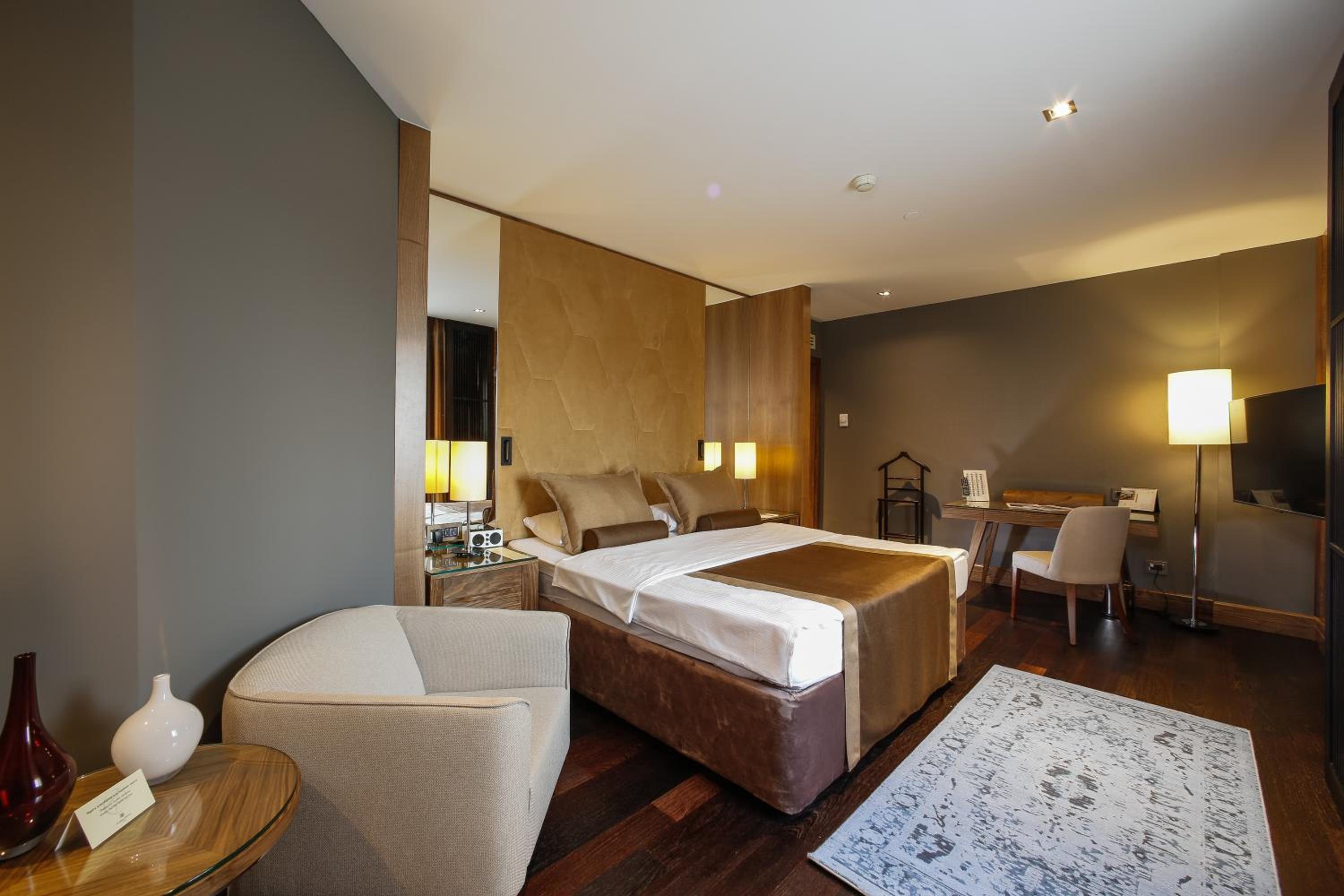 Queen Room with Spa Bath - Photo 7