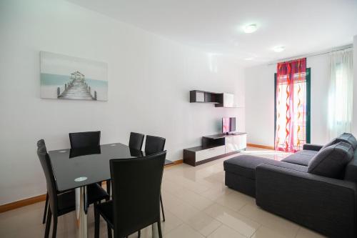 Three-Bedroom Apartment without Terrace