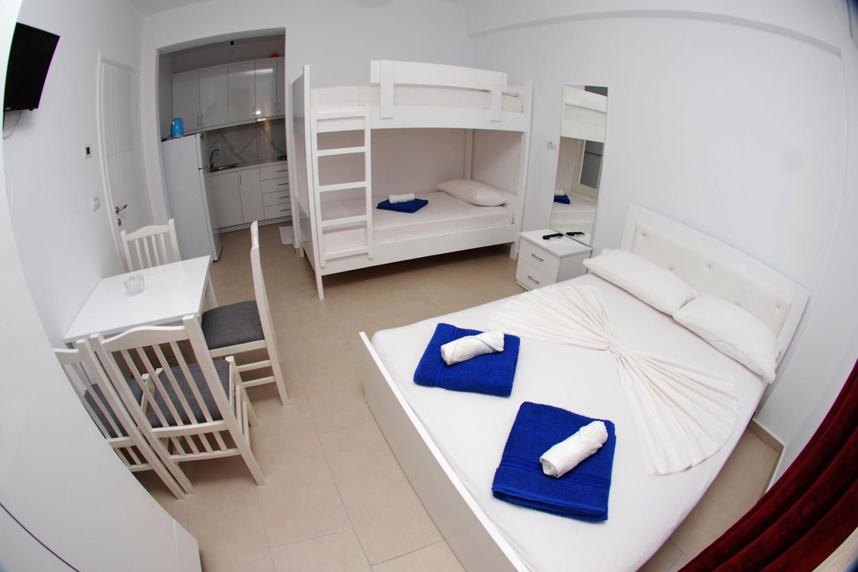 Quadruple Room With Balcony - Lake View