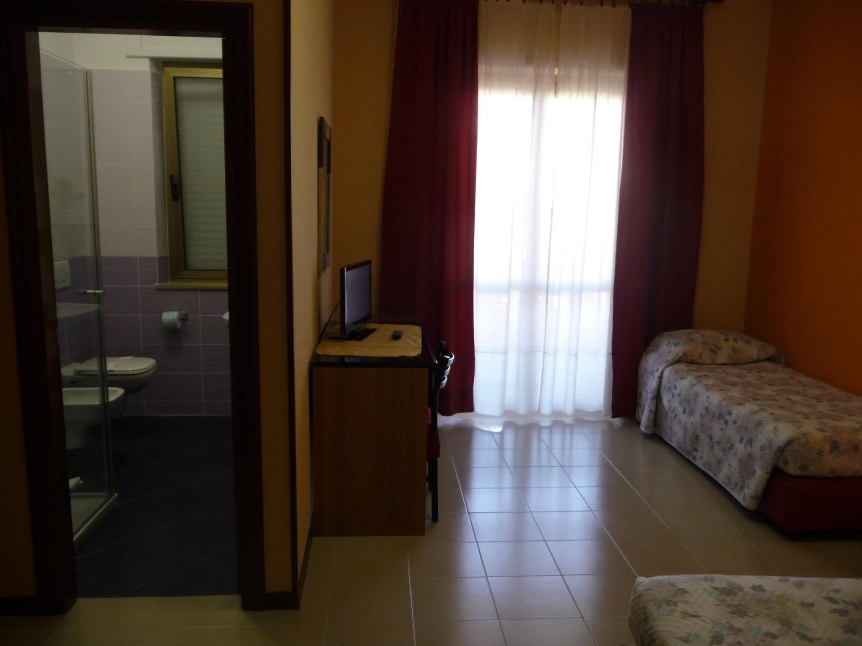 Triple Room - Photo 8