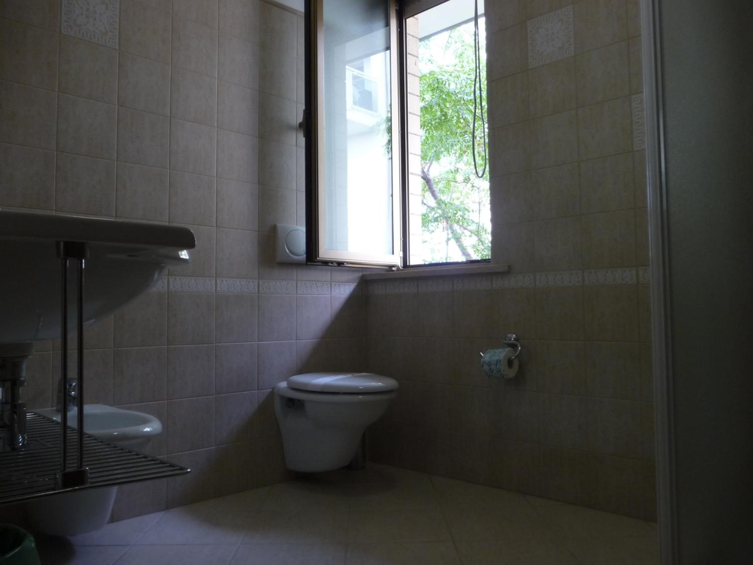 Double or Twin Room - Photo 5