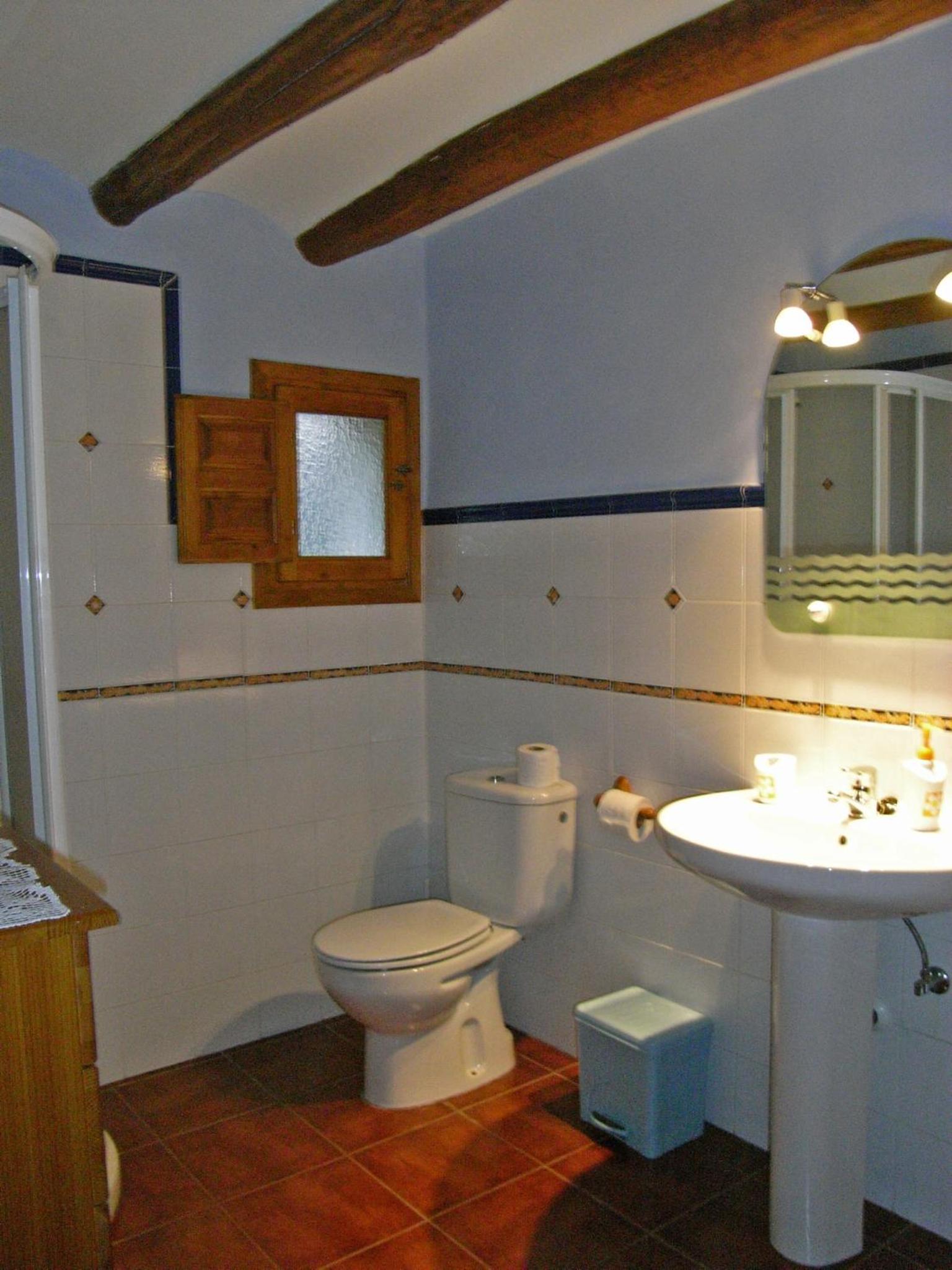 Three-Bedroom House (5 Adults) photo 3
