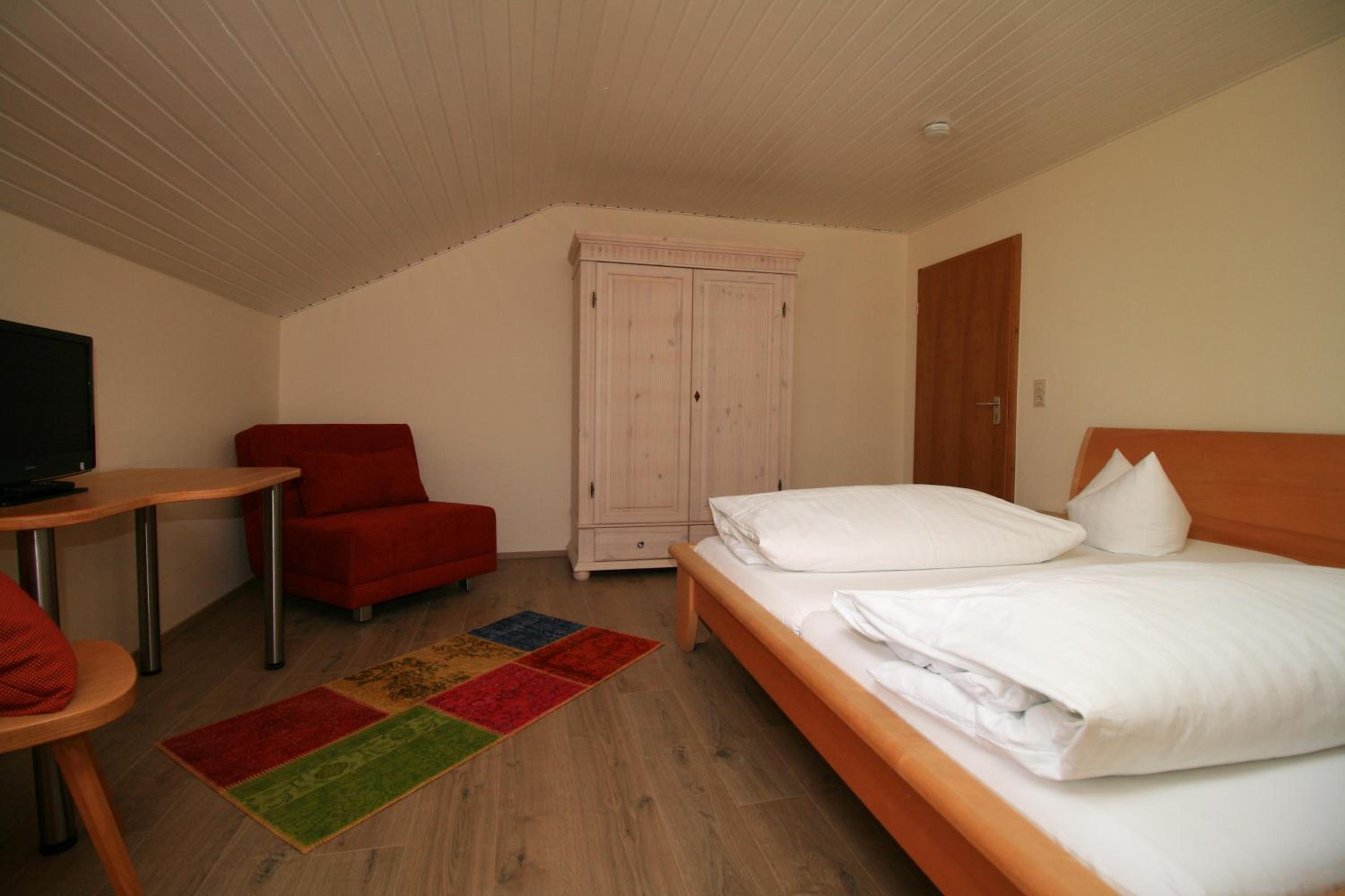 Double Room - Photo 6