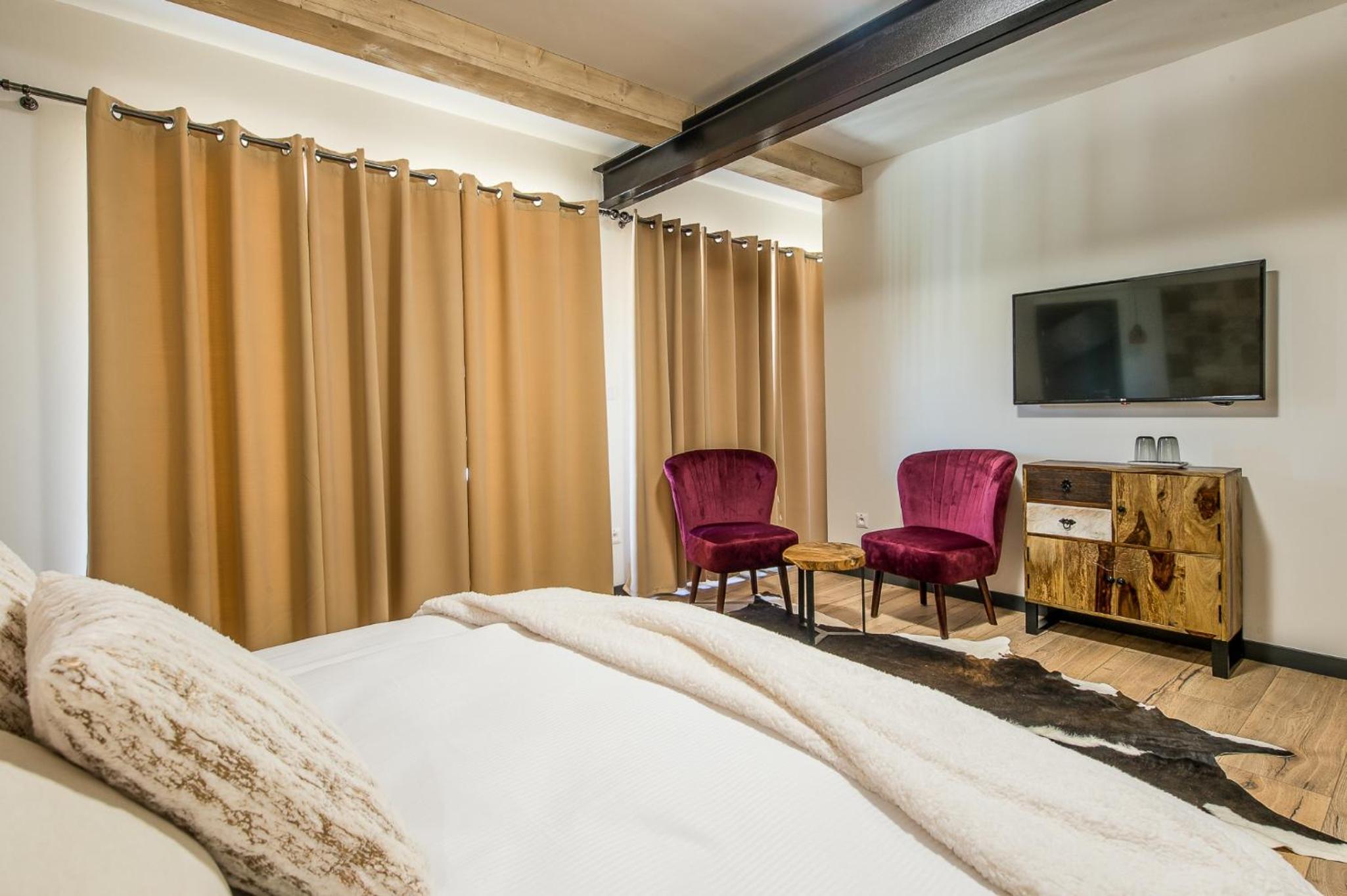 Double Room with Balcony photo 3