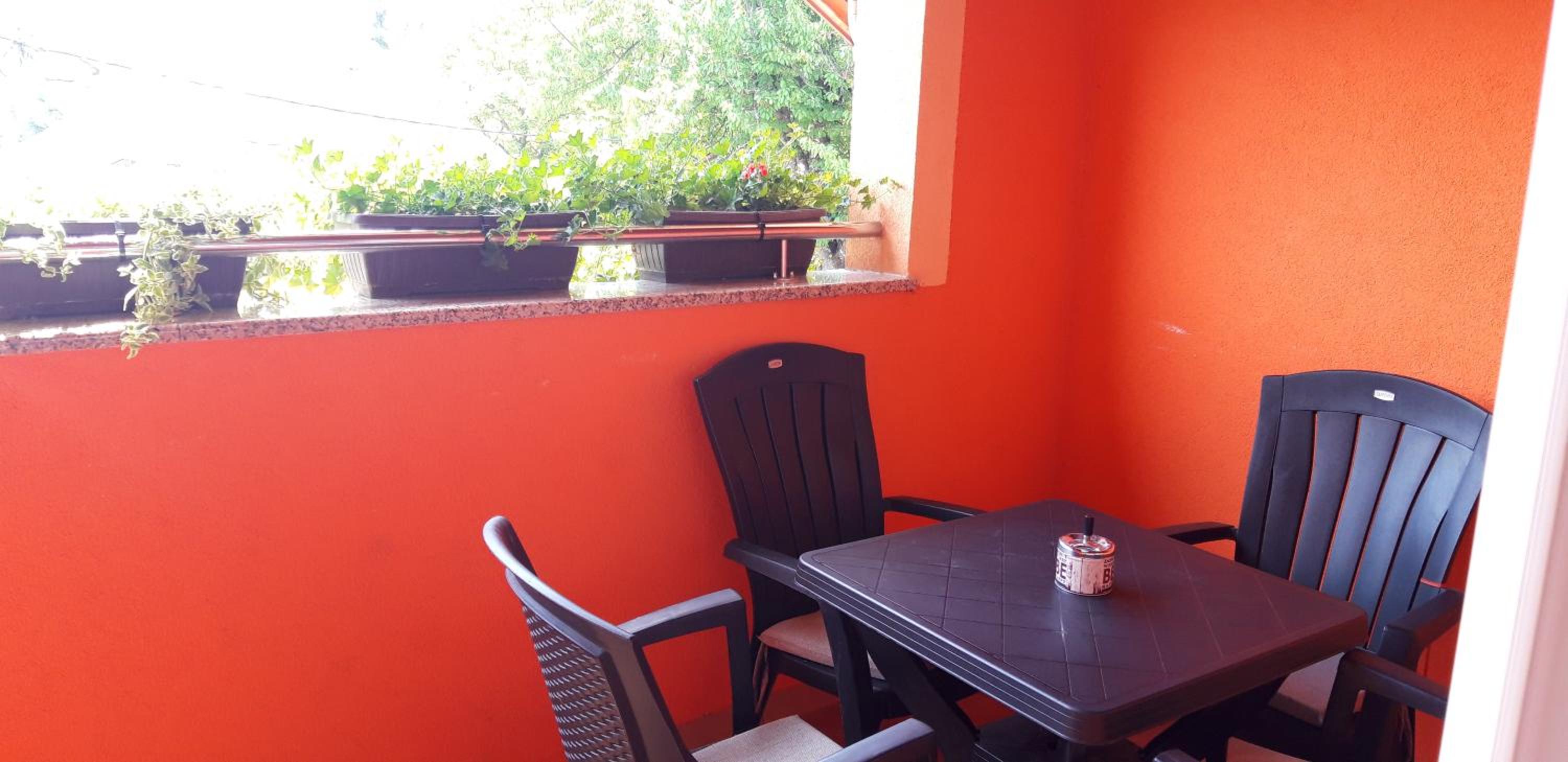 Triple Room with Balcony - Photo 11