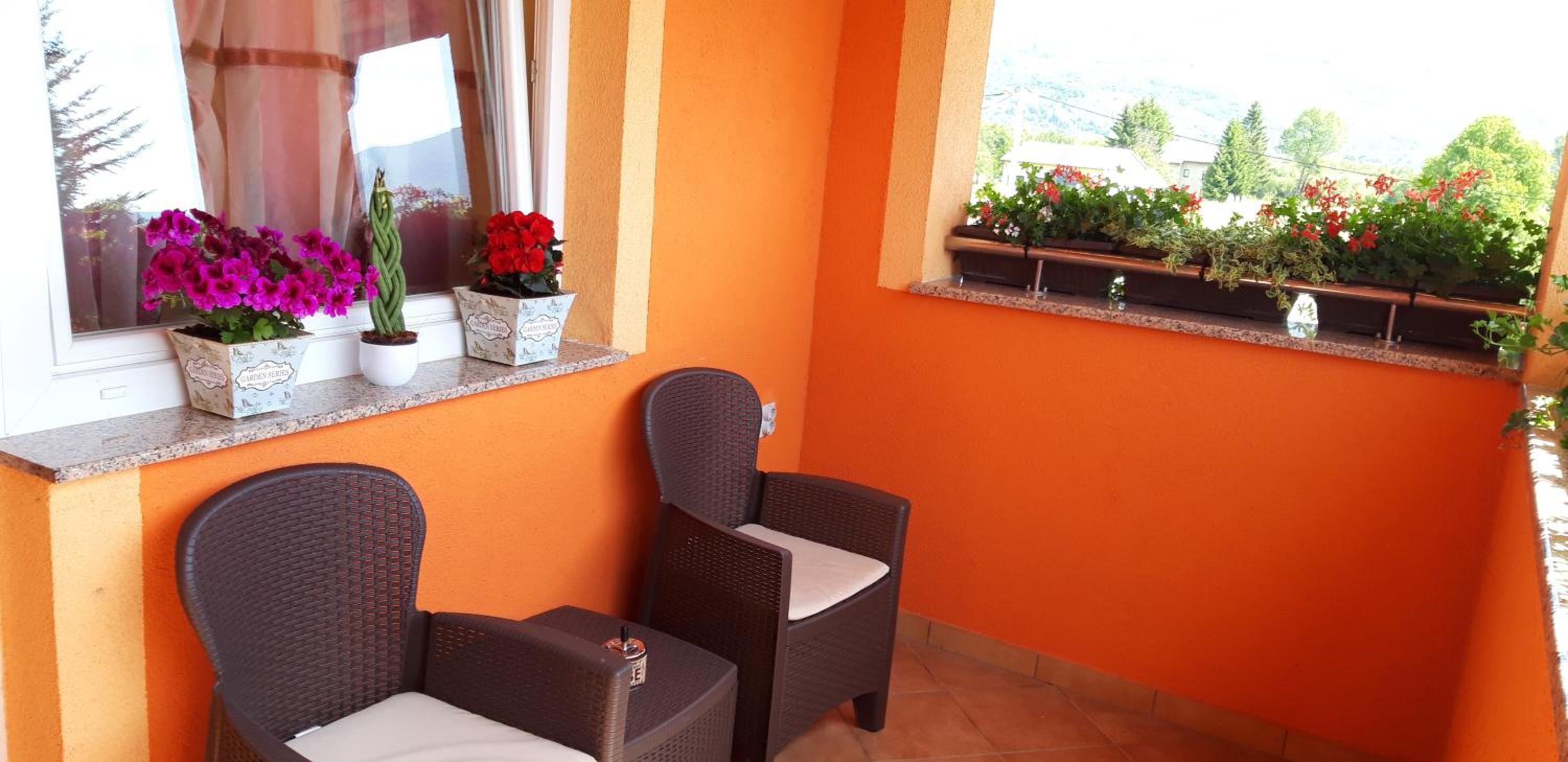 Double Room with Balcony - Photo 6