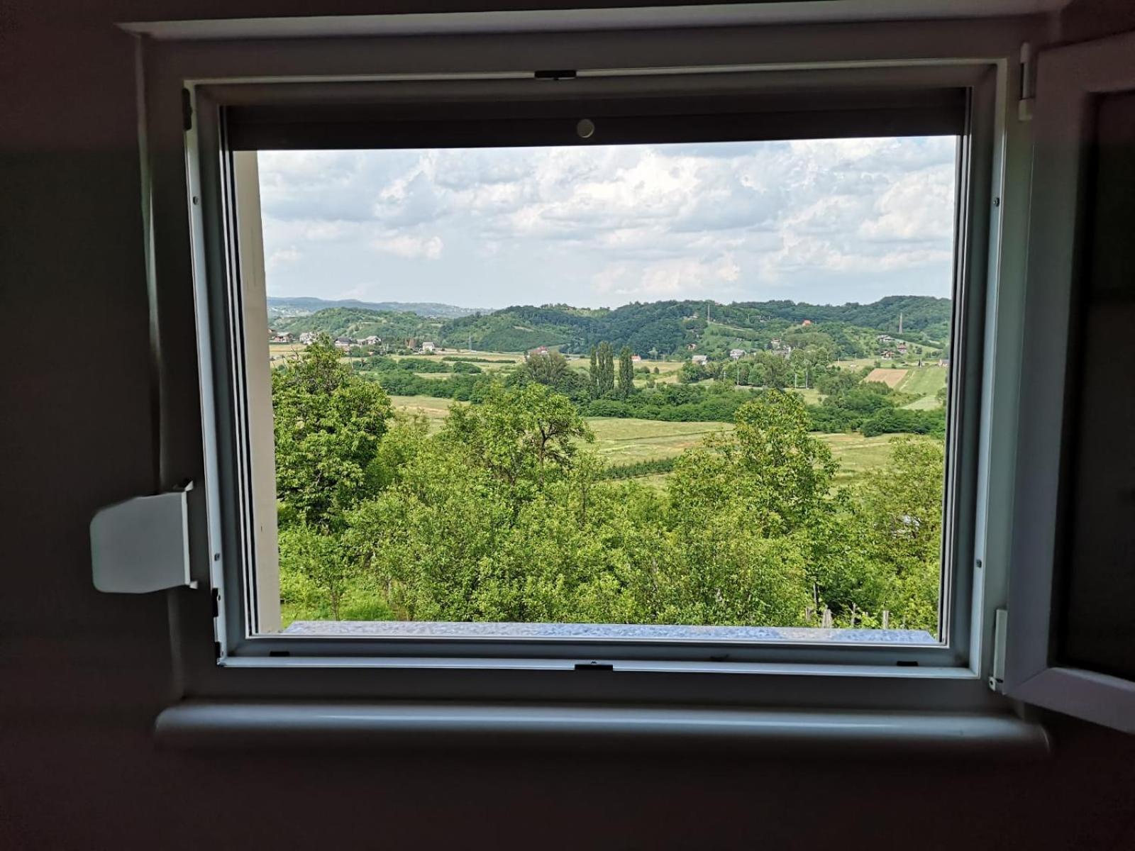 Apartment with Mountain View - Photo 5