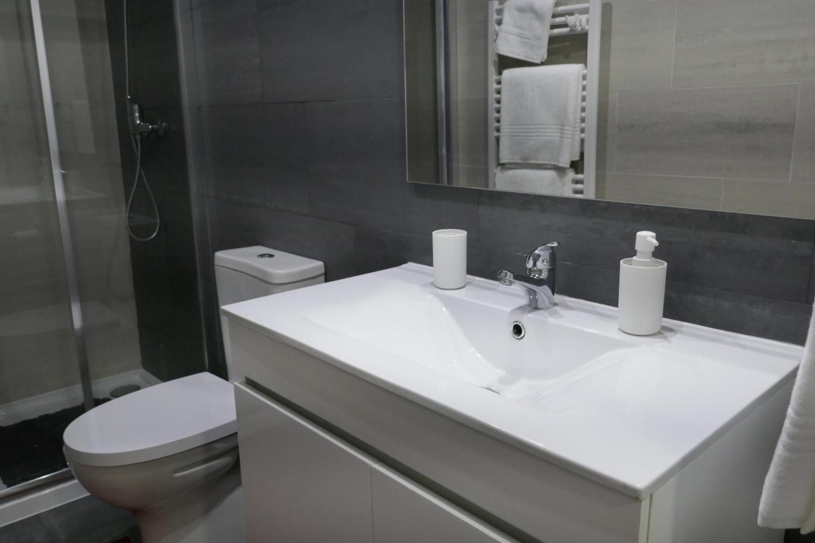 One-Bedroom Apartment - Photo 17