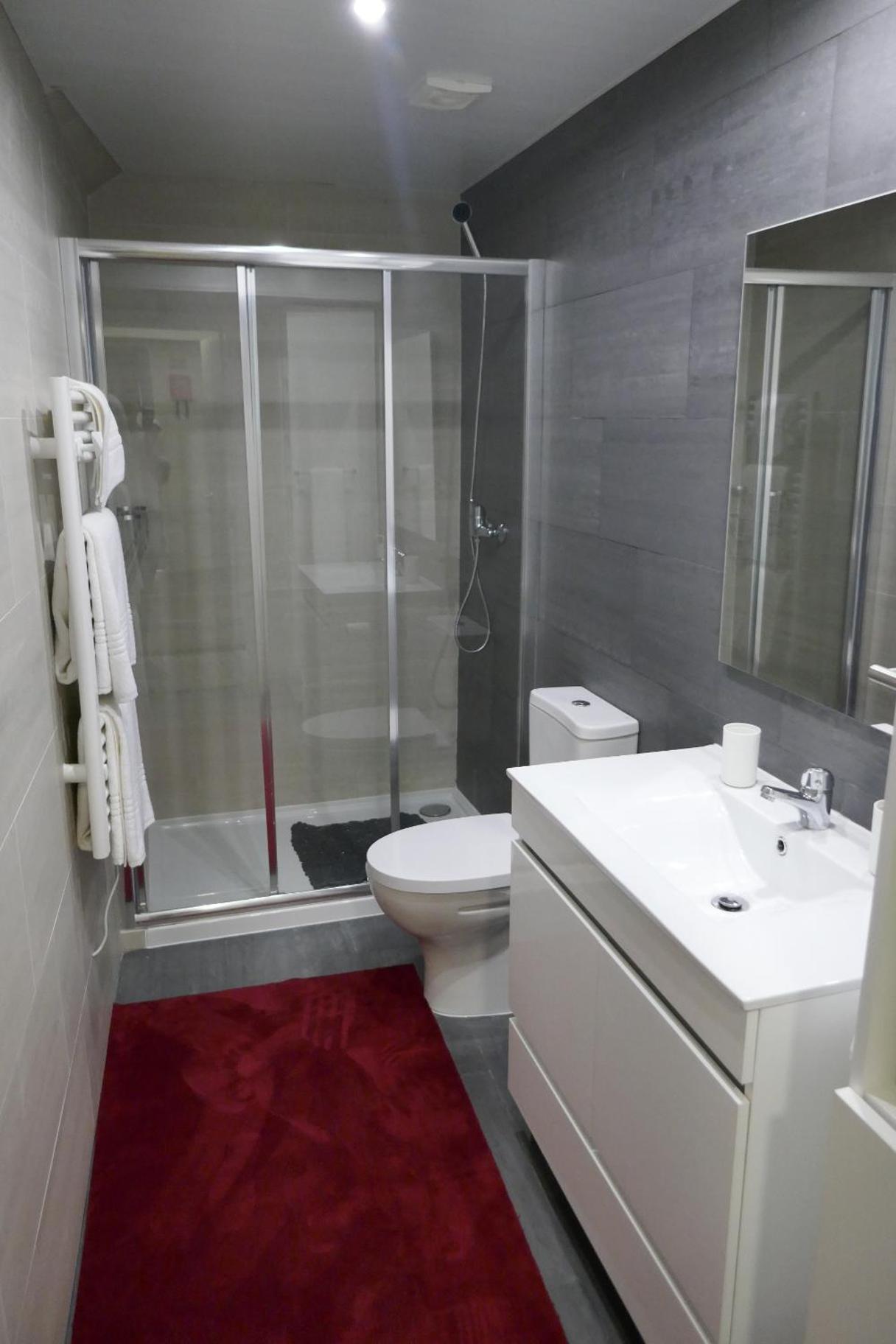 One-Bedroom Apartment - Photo 18