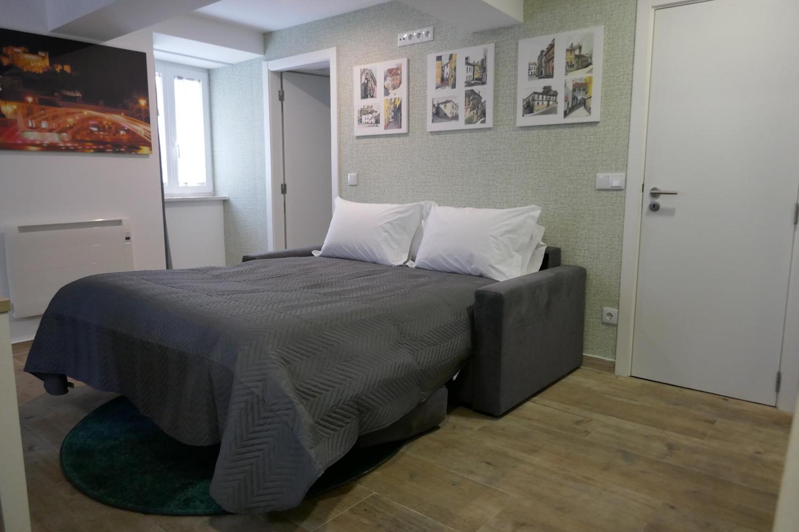 One-Bedroom Apartment - Photo 20