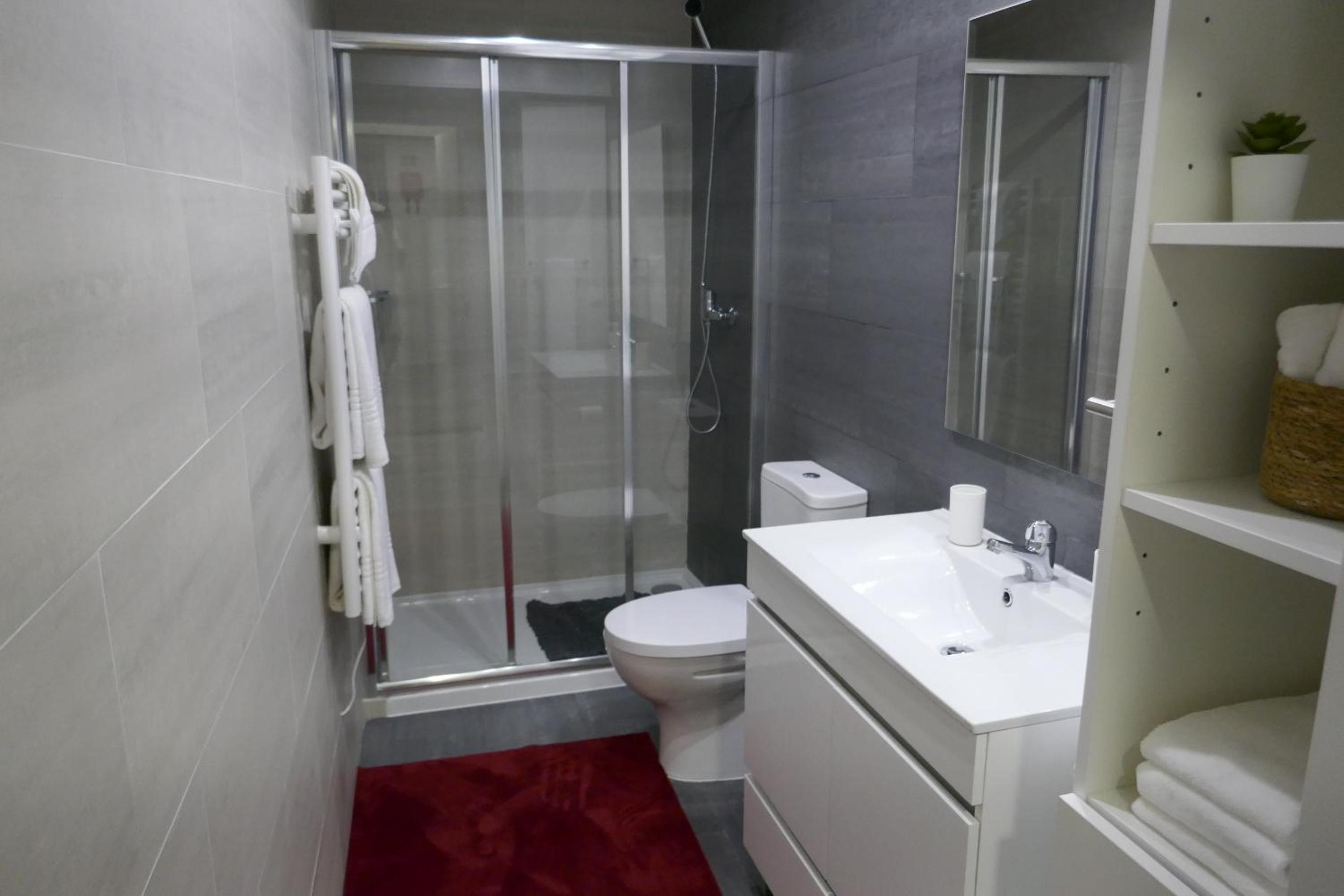 One-Bedroom Apartment - Photo 10