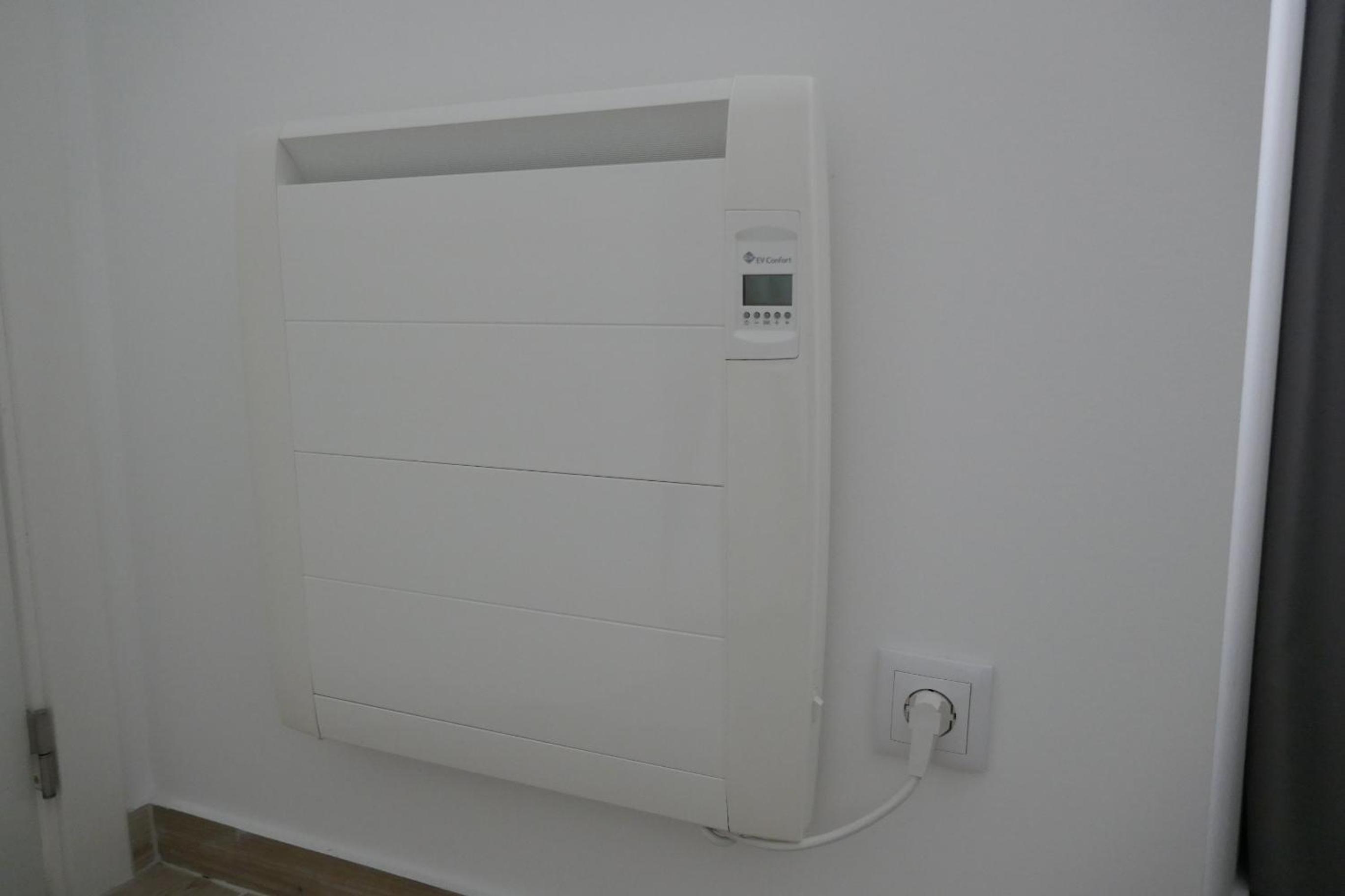 One-Bedroom Apartment - Photo 28