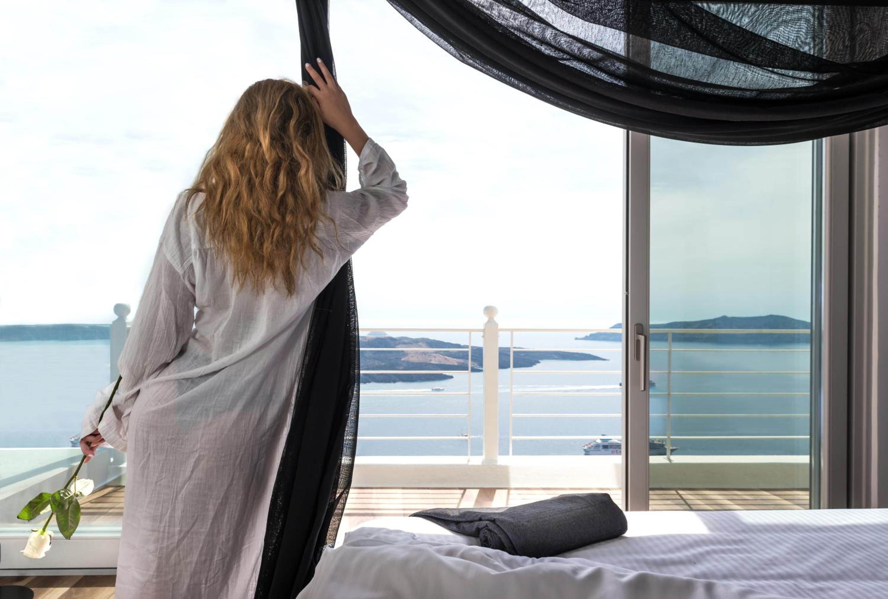 Honeymoon Villa with Hot Tub and Caldera View - Photo 17