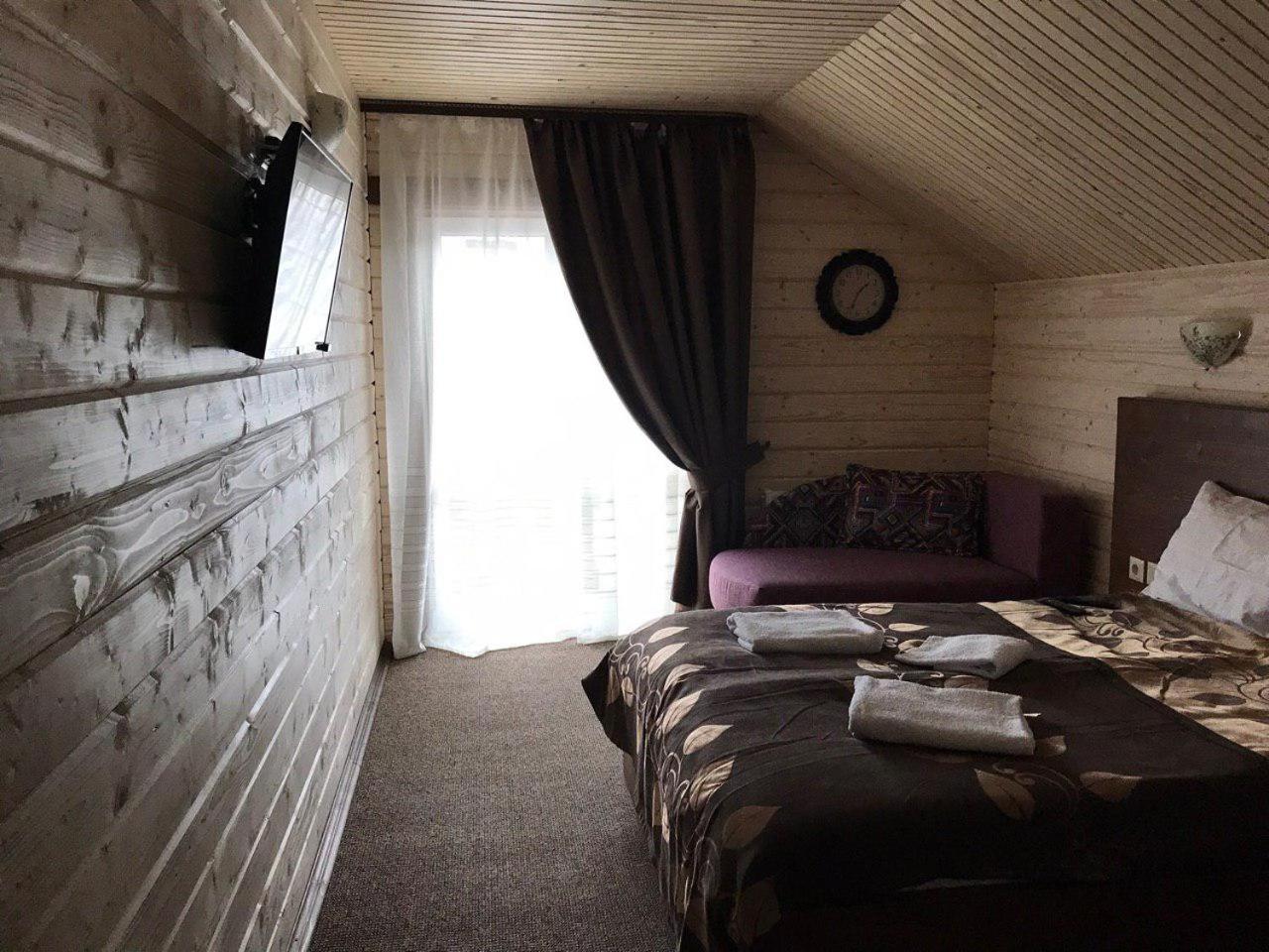Deluxe Room (2 Adults + 1 Child)