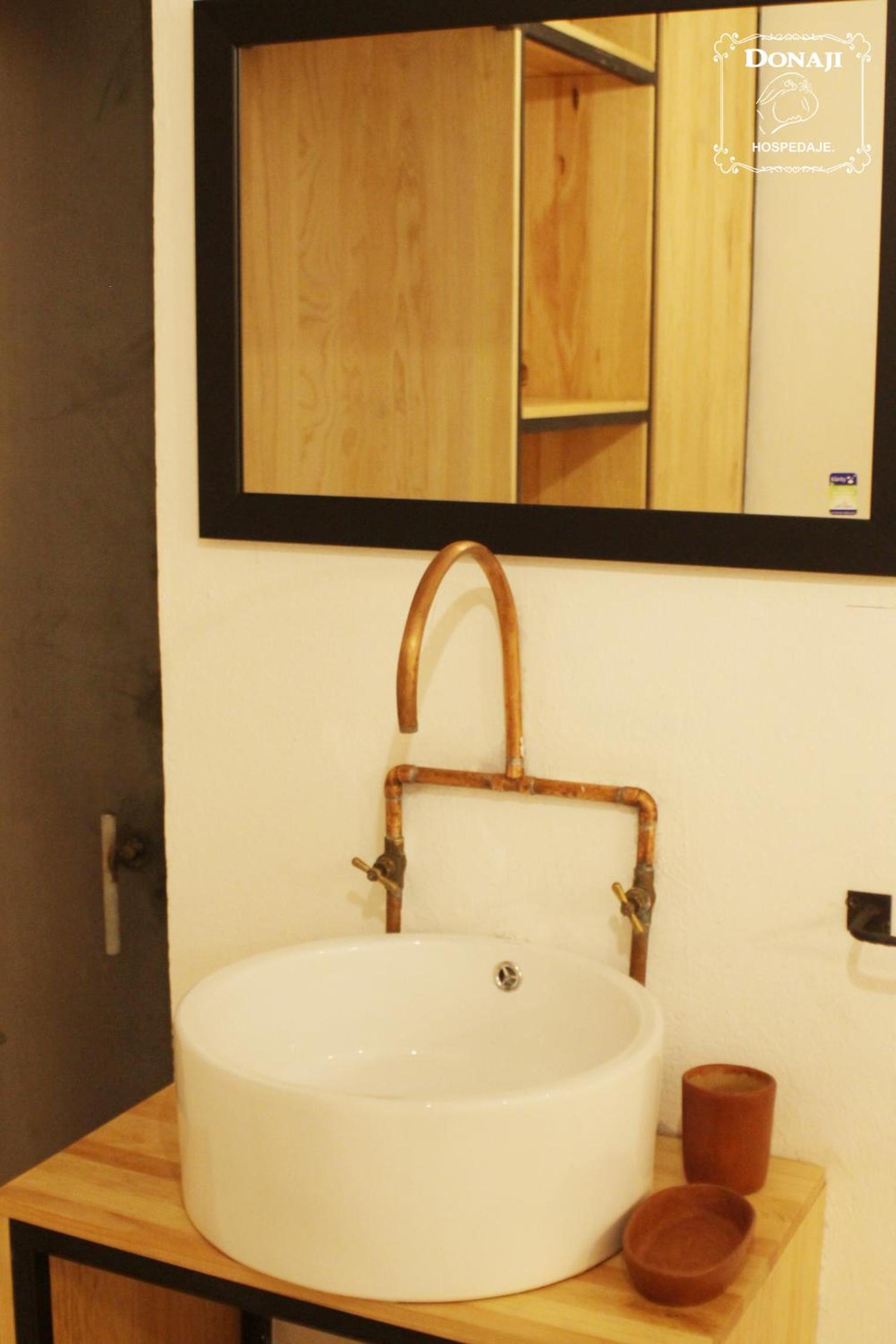 Double Room with Private Bathroom - Photo 2