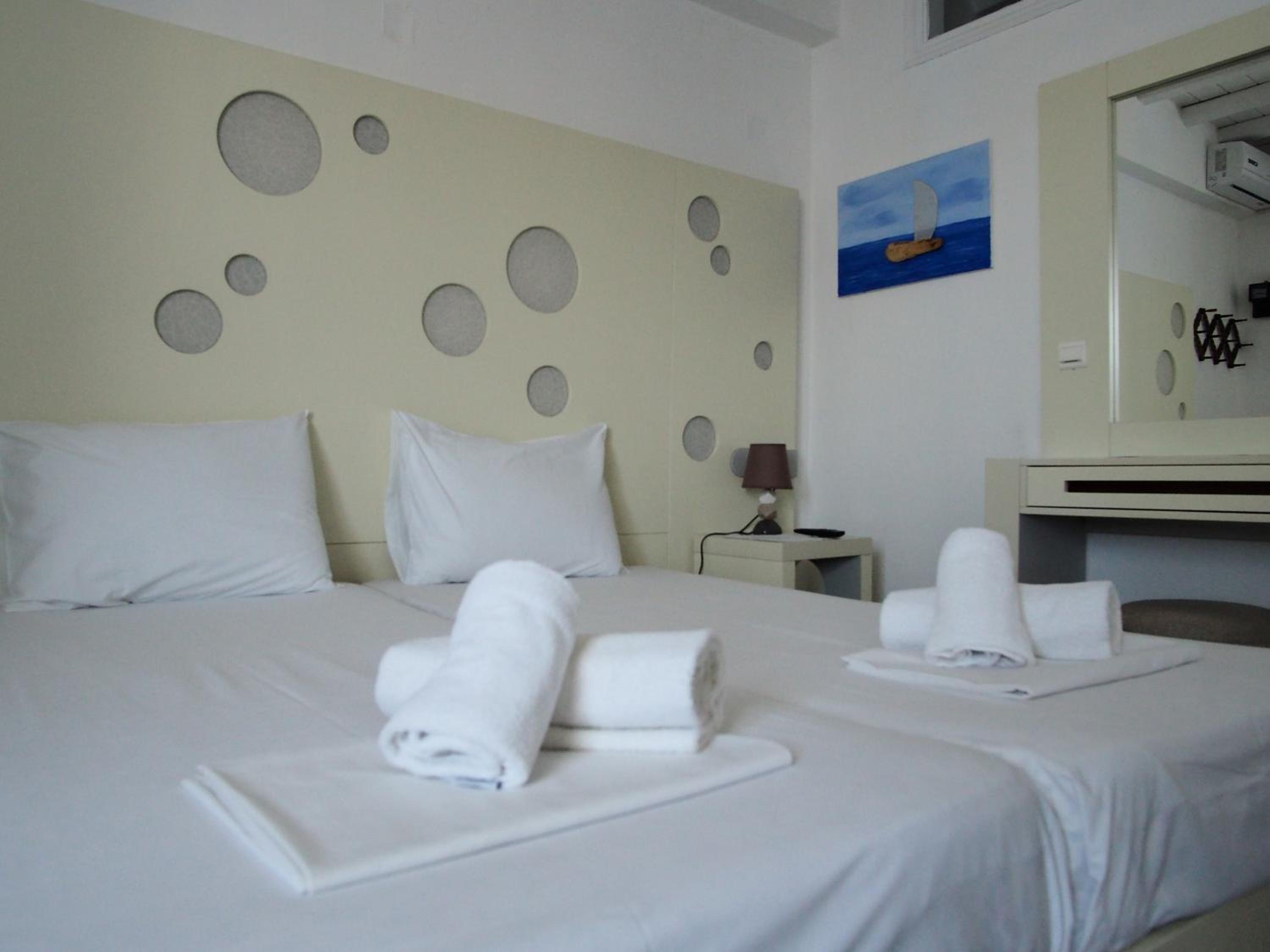 Classic Triple Room photo 2