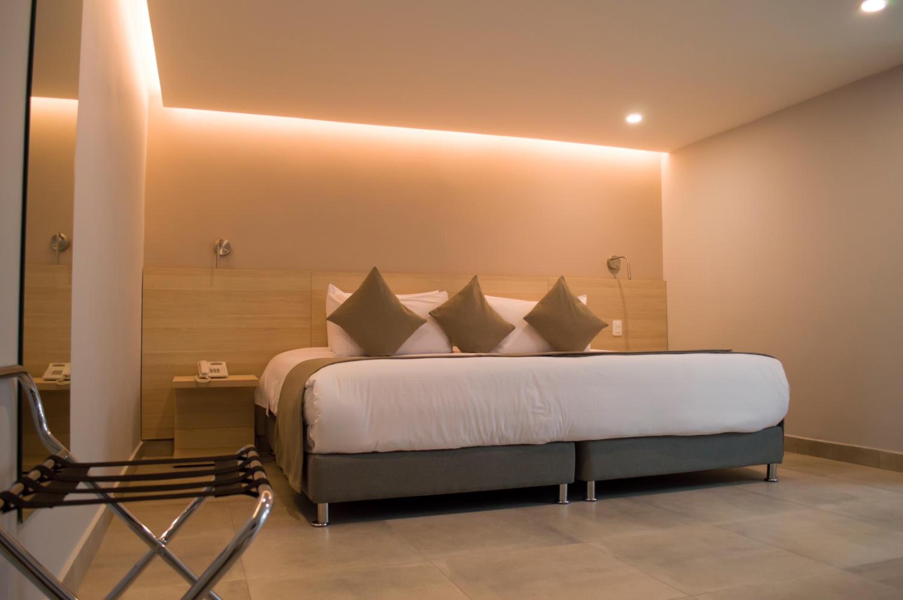 Junior Suite (2 Adults) - Photo 1