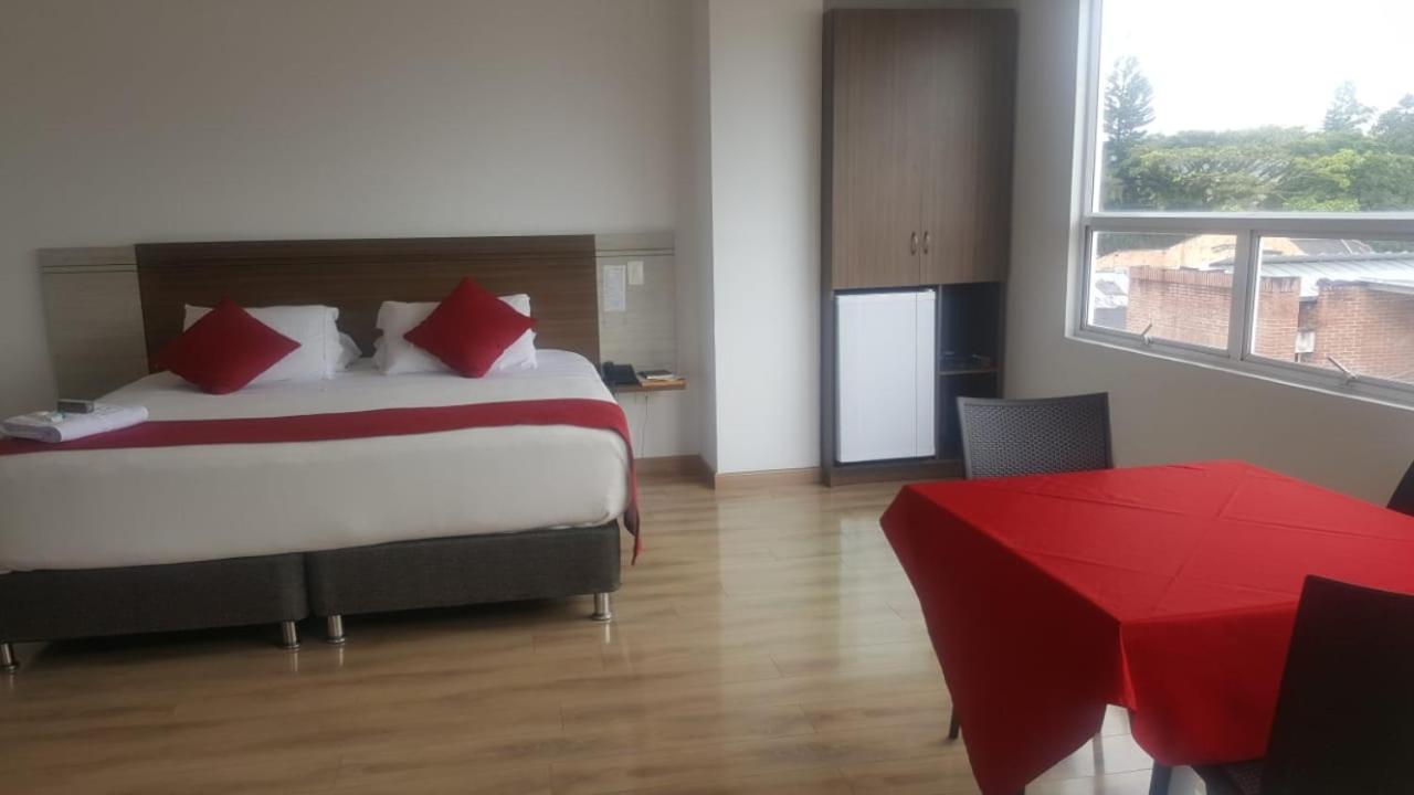 Deluxe King Room photo 2