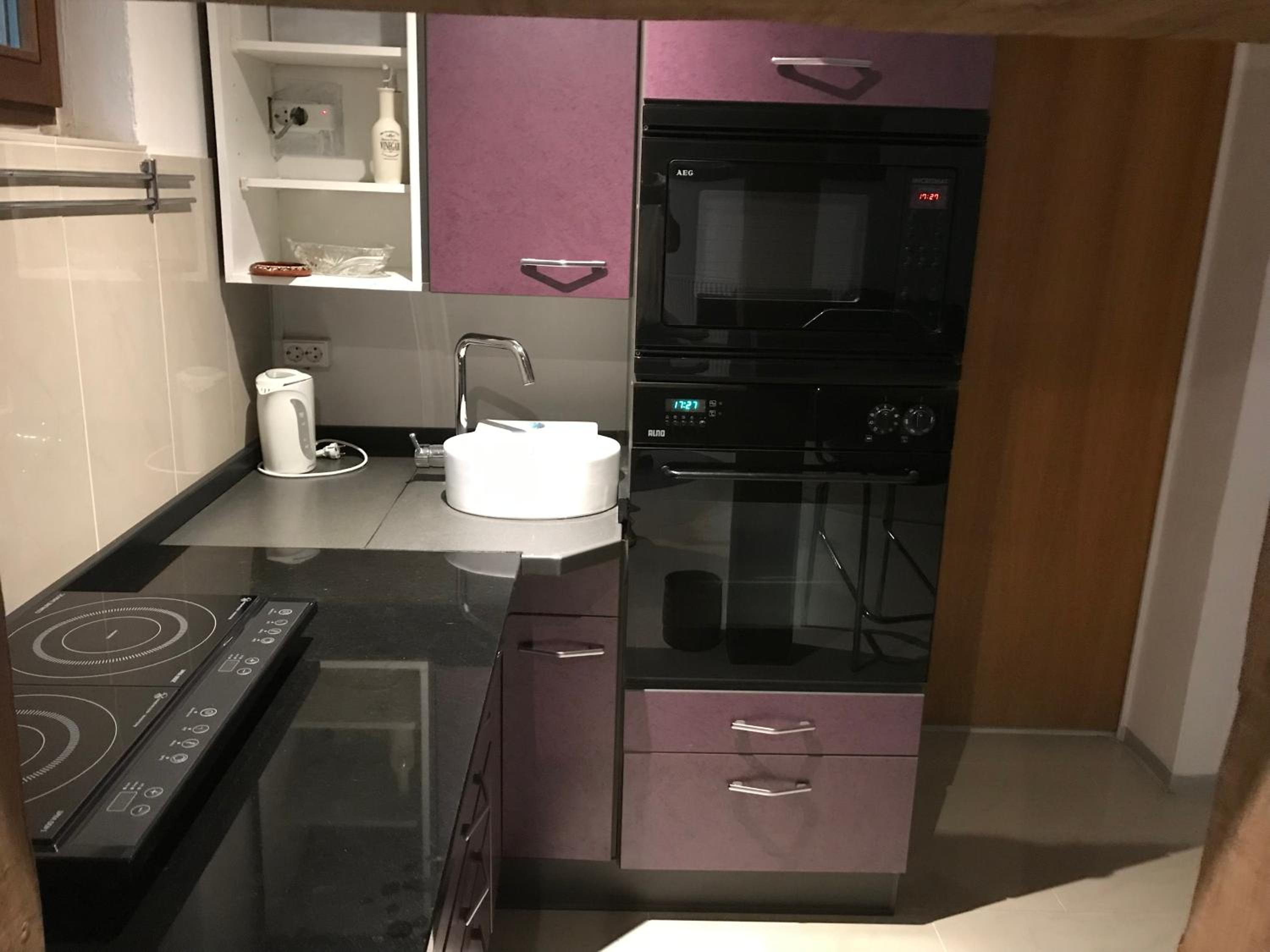 One-Bedroom Apartment - Photo 16