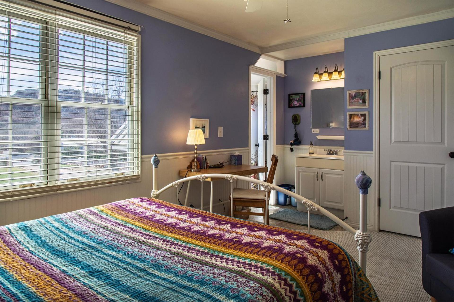 Queen Room - Photo 2