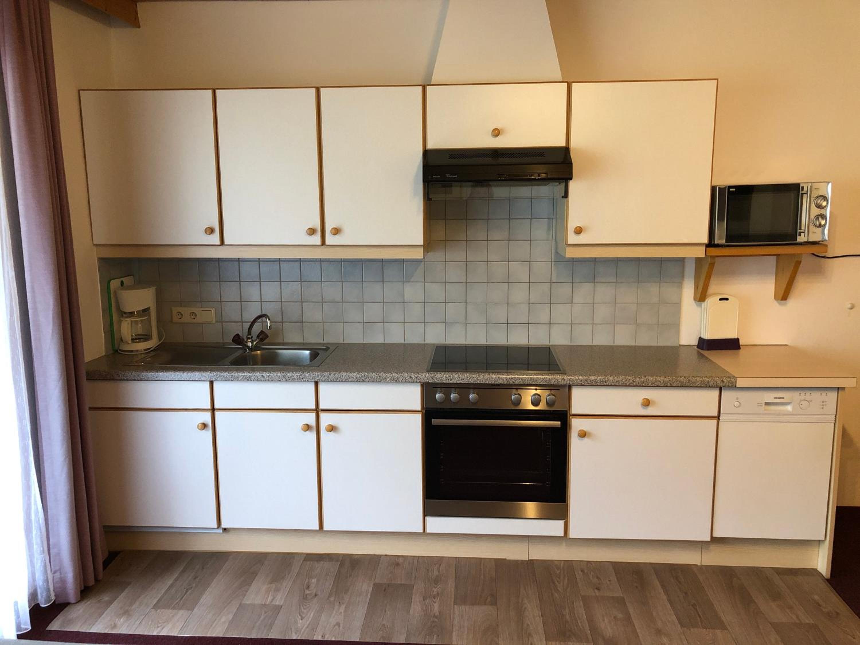 One-Bedroom Apartment with Oriel photo 3