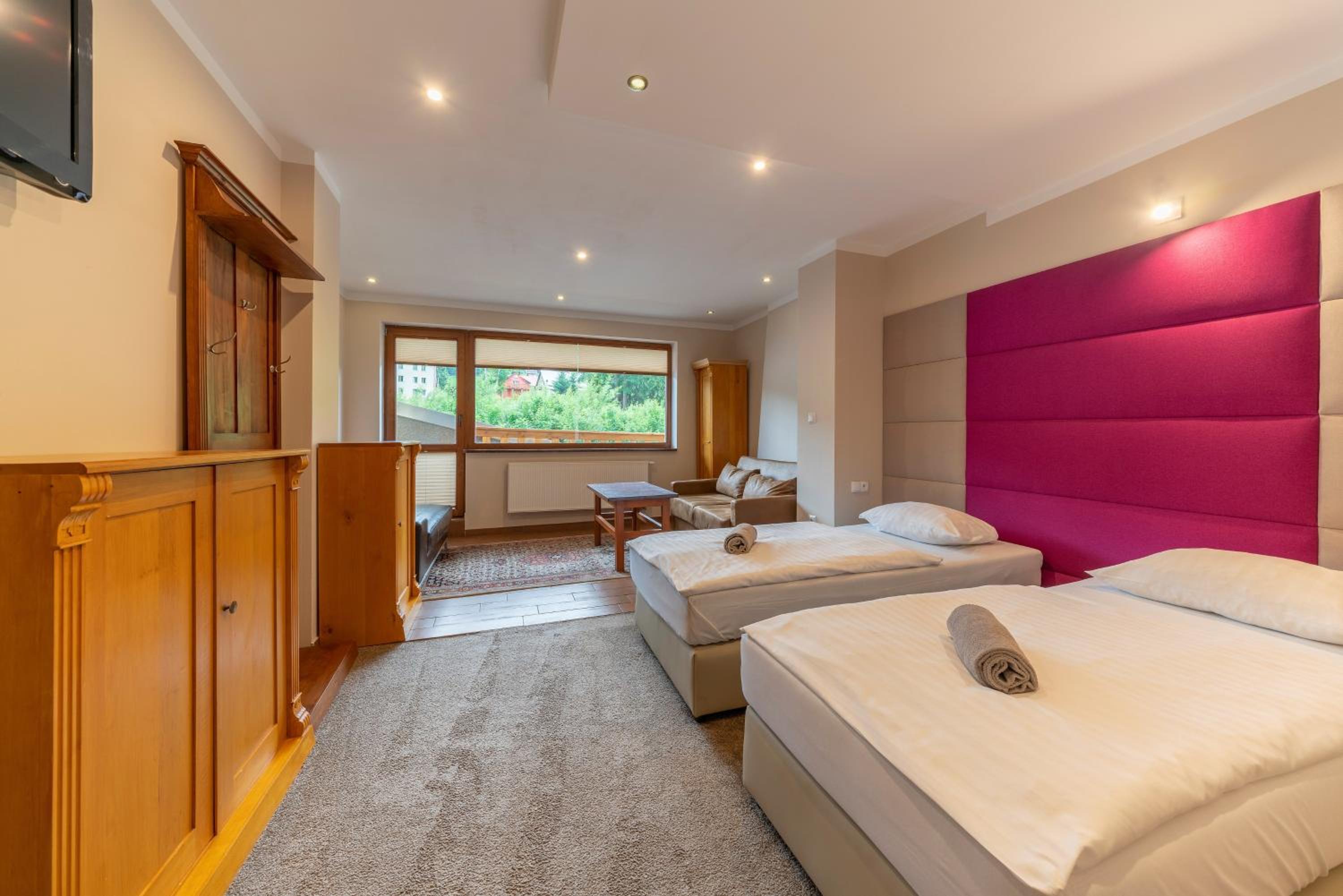 Twin Room with Bathroom - Photo 4