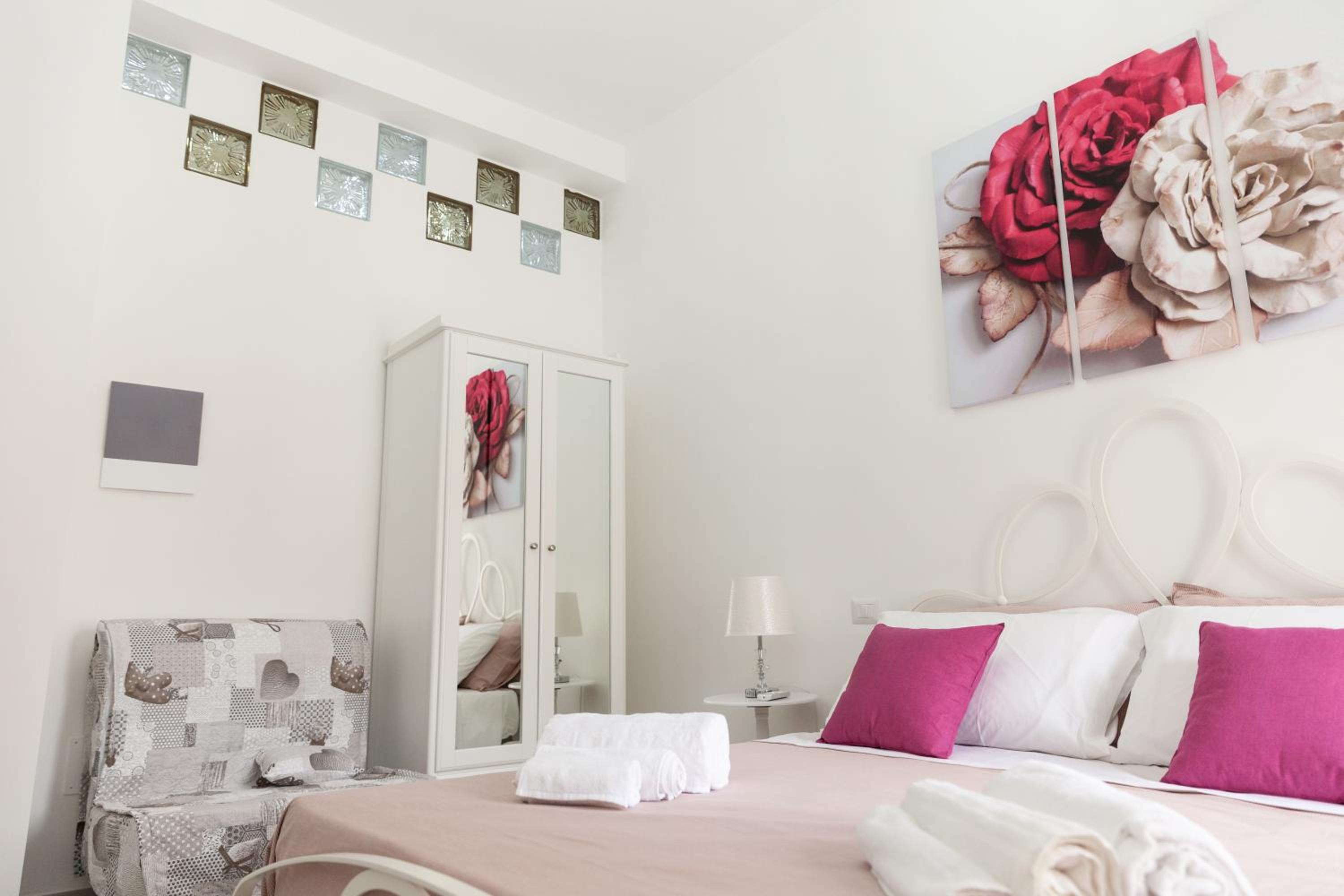 Deluxe Room (2 Adults + 1 Child)