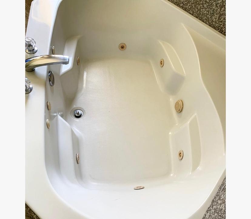 Deluxe King Room with Spa Bath- Non-Smoking - Photo 3