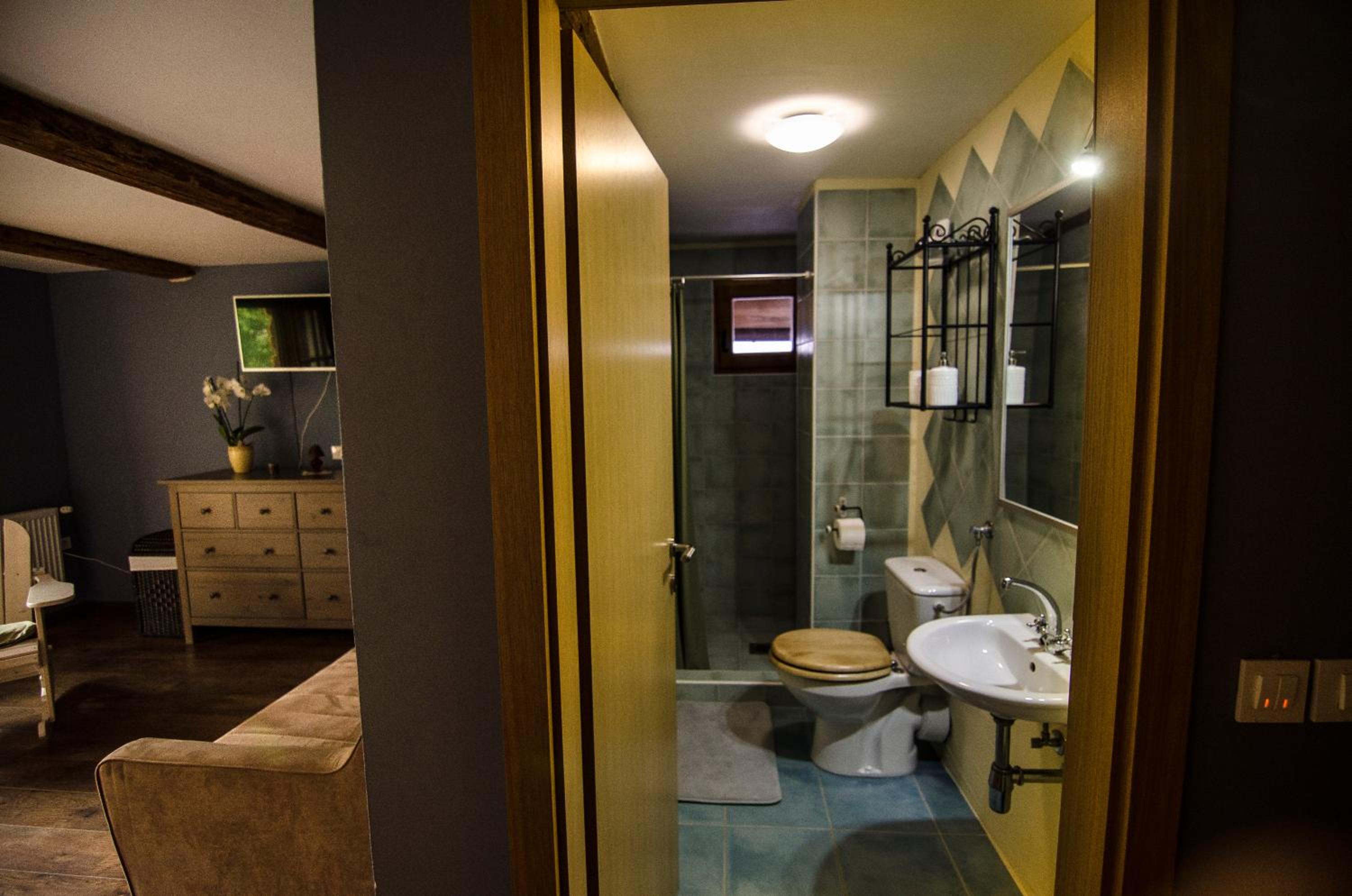 Deluxe Double Room with Balcony photo 3