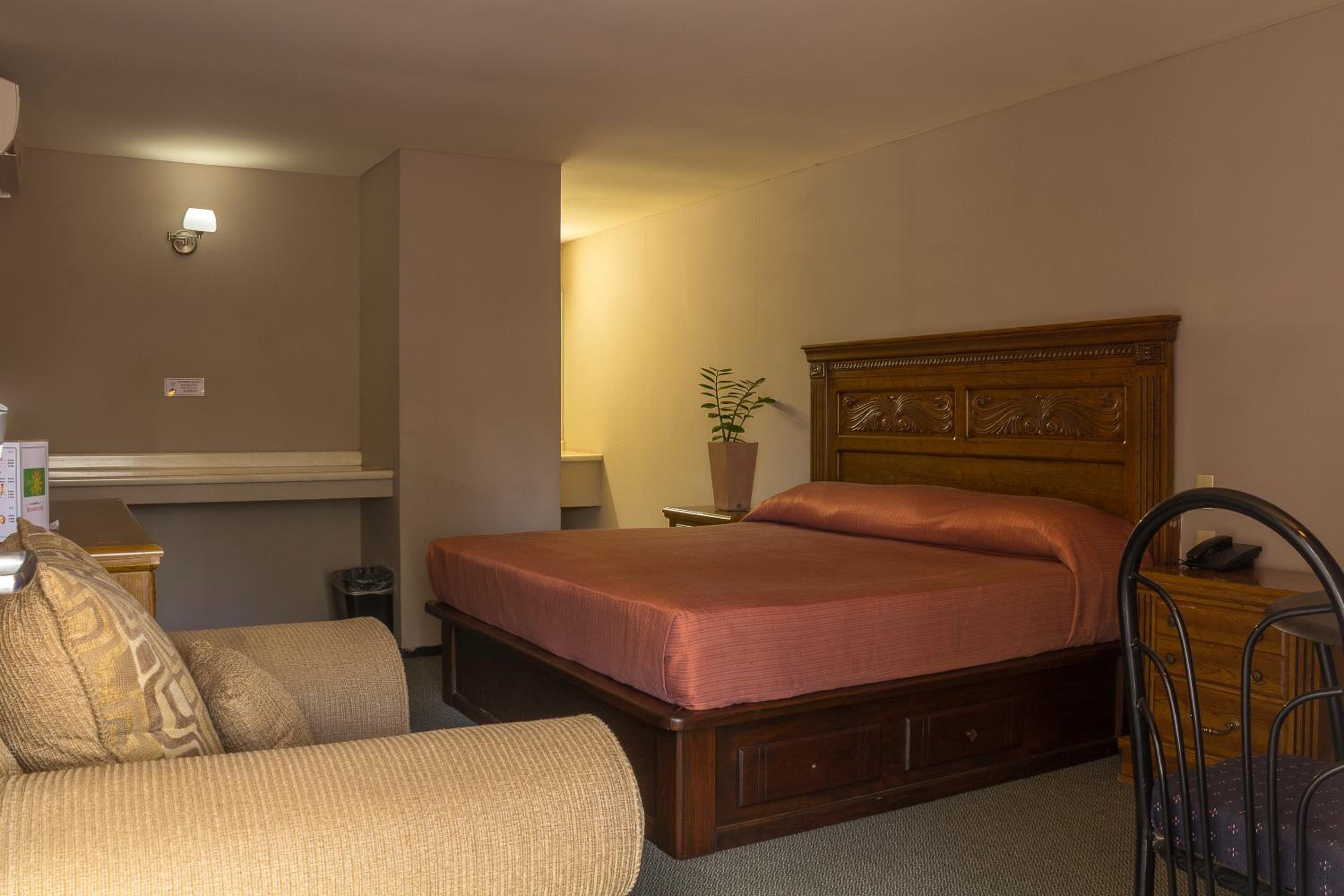 King Room with Garden View - Photo 3