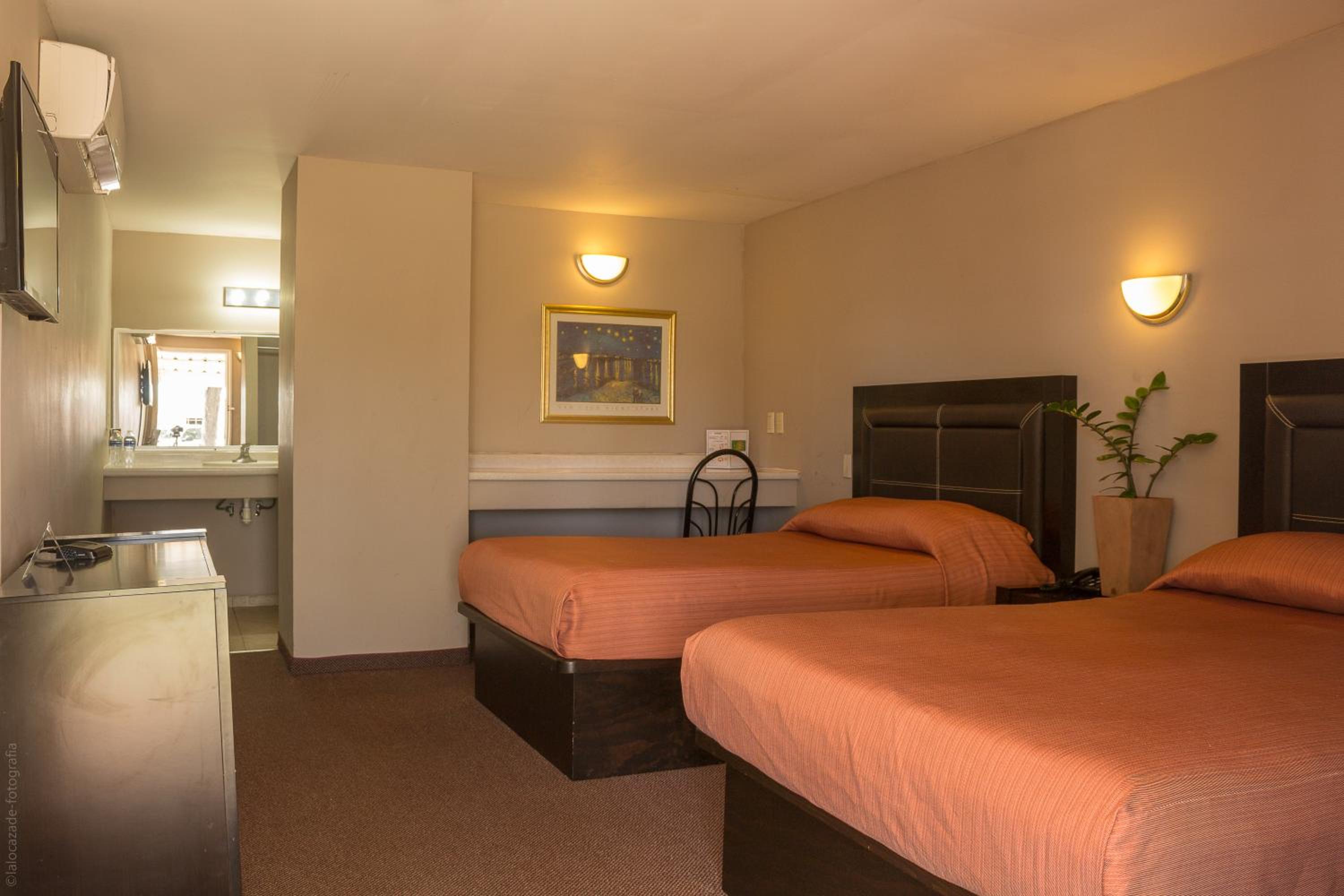 Twin Room with Garden View - Photo 2