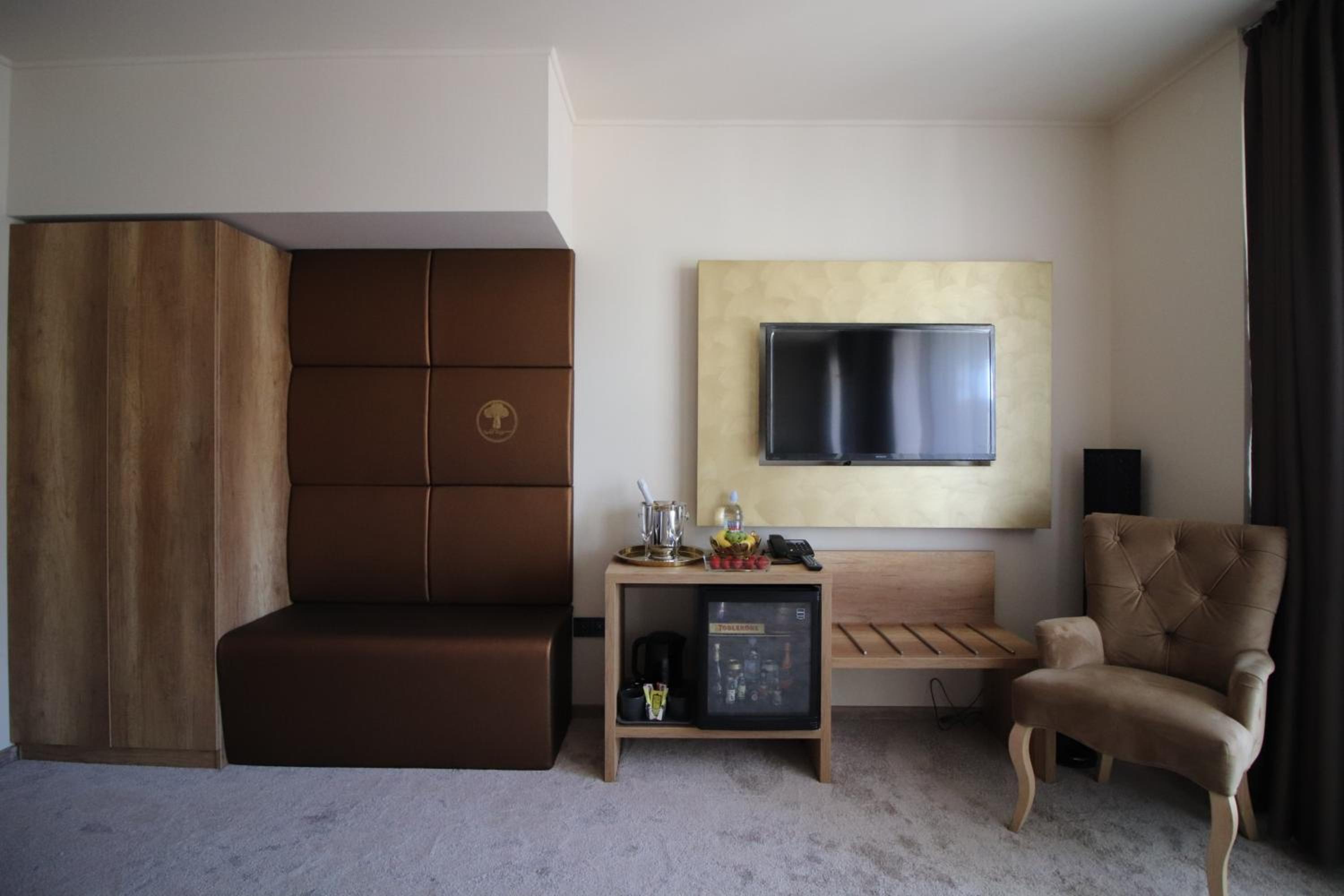 Superior Queen Room - Photo 8