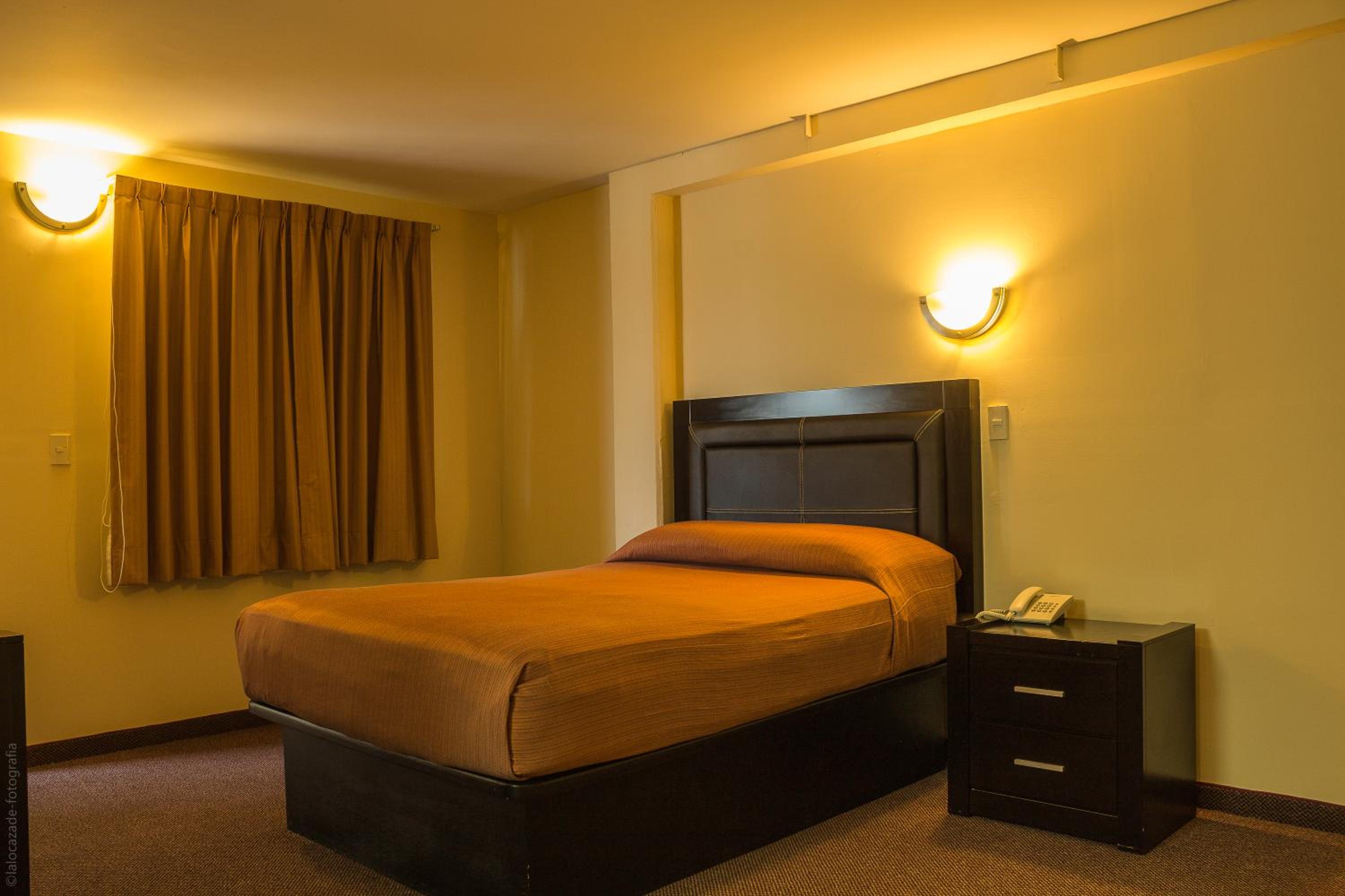 Deluxe Queen Room - Photo 1