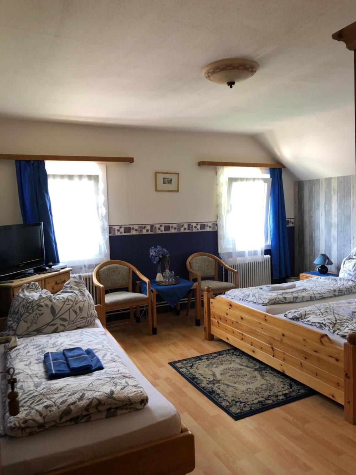 Quadruple Room with Shared Bathroom photo 1