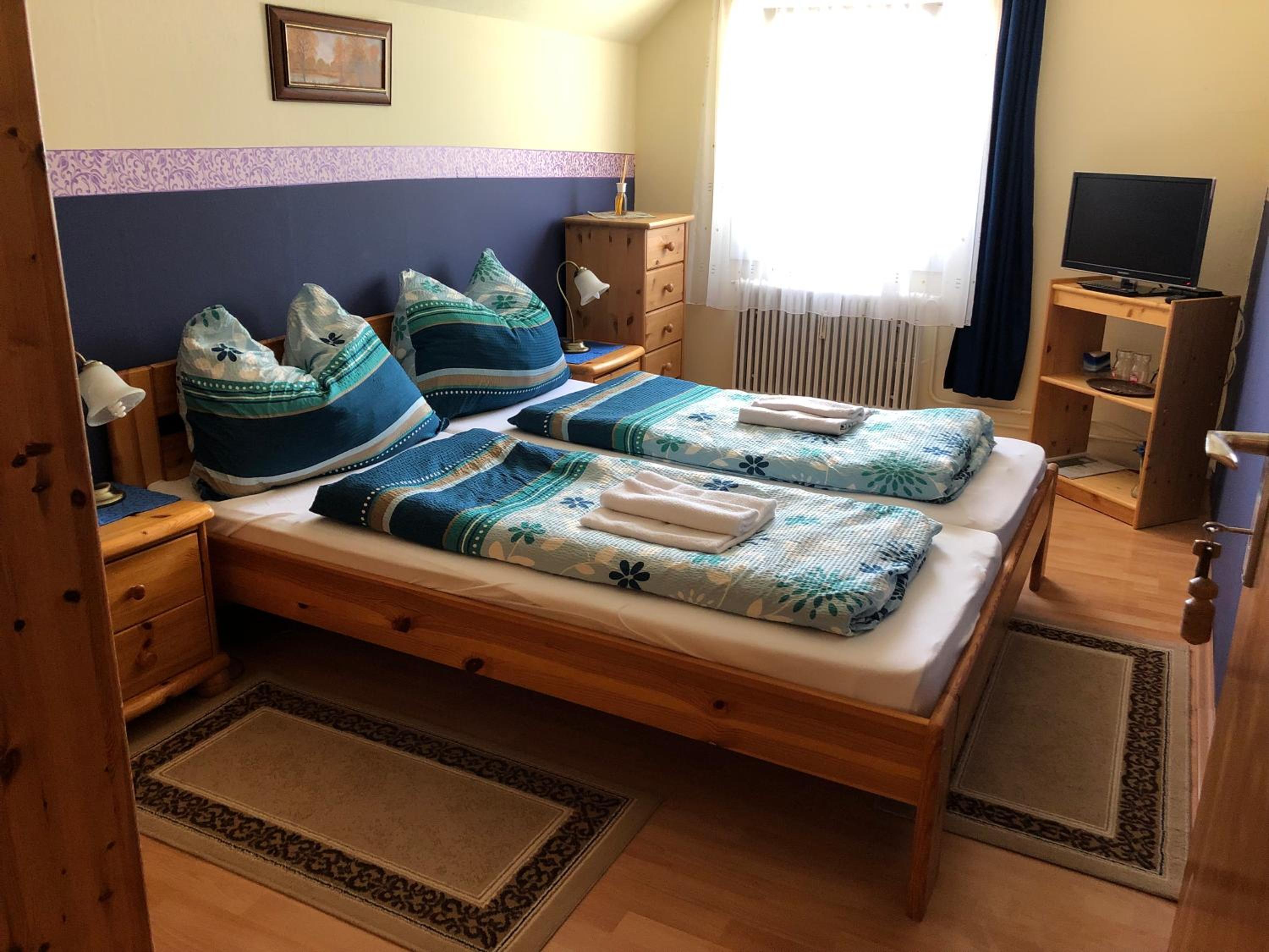 Double Room with Shared Bathroom photo 1