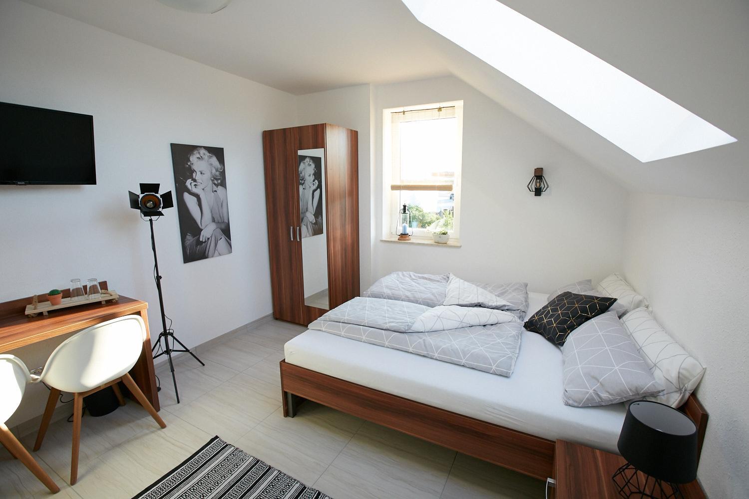 Twin Room - Photo 2