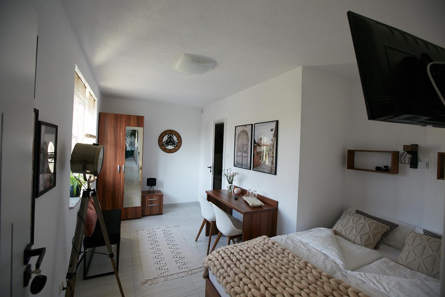 Double Room with Private Bathroom photo 2