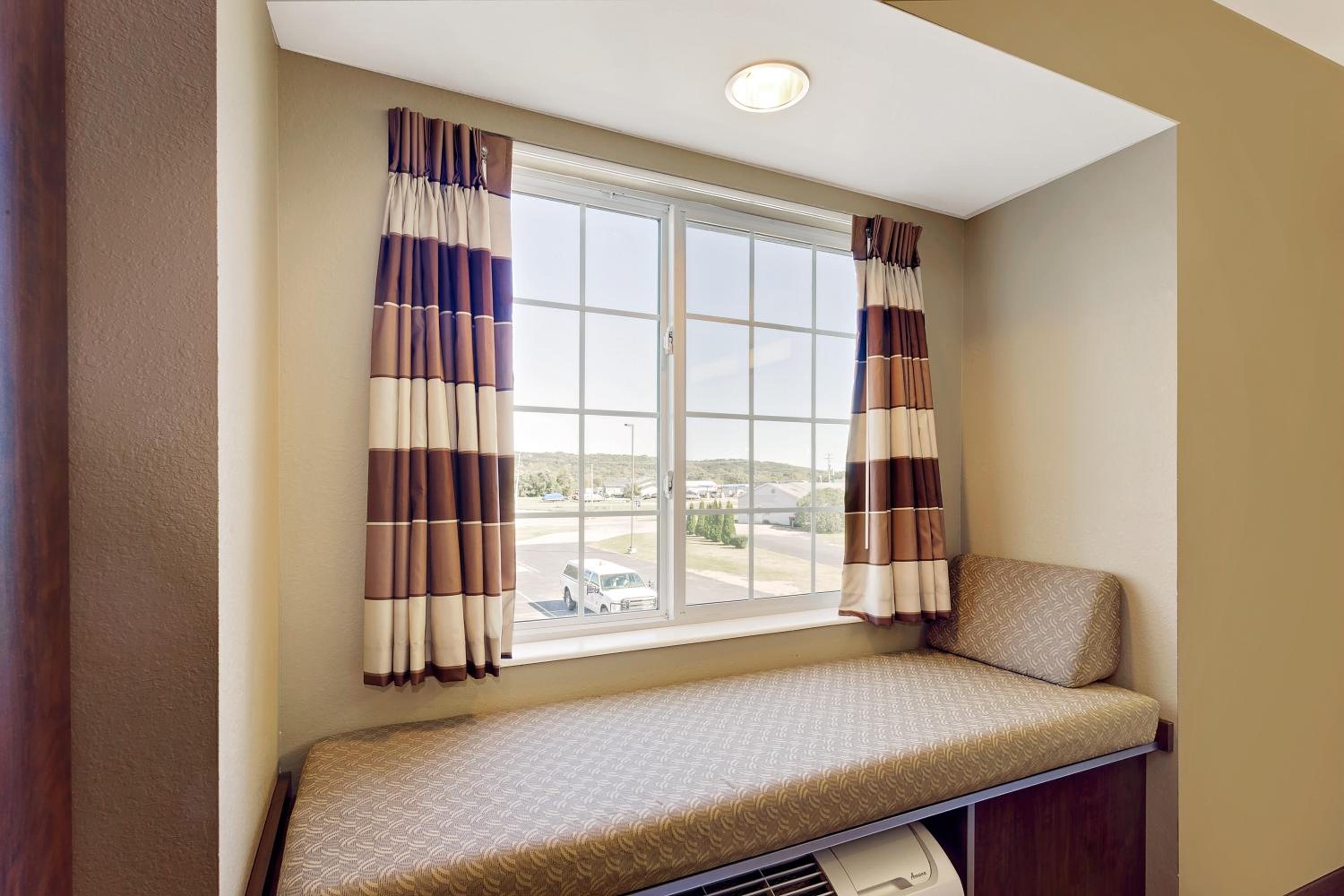 Queen Room - Mobility Access/Non-Smoking - Photo 3
